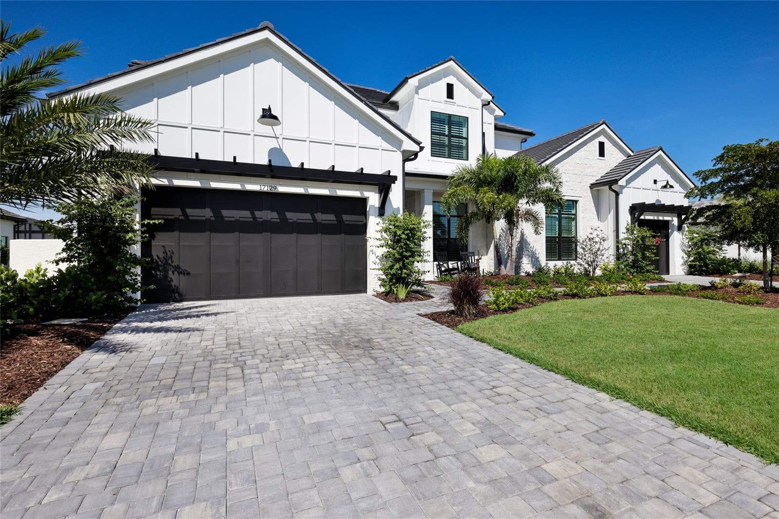 Single Family Residence at 17129 WATERWORKS TER, VENICE, photo 6 of 92