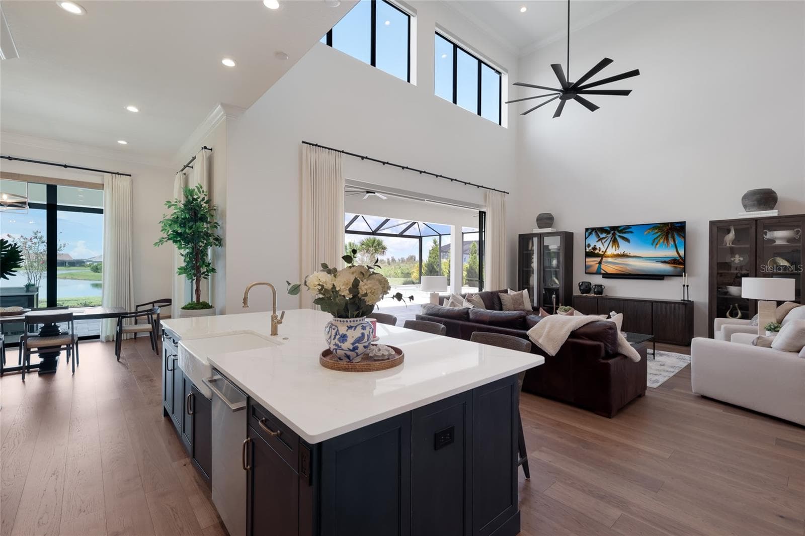 Single Family Residence at 17129 WATERWORKS TER, VENICE, photo 18 of 92