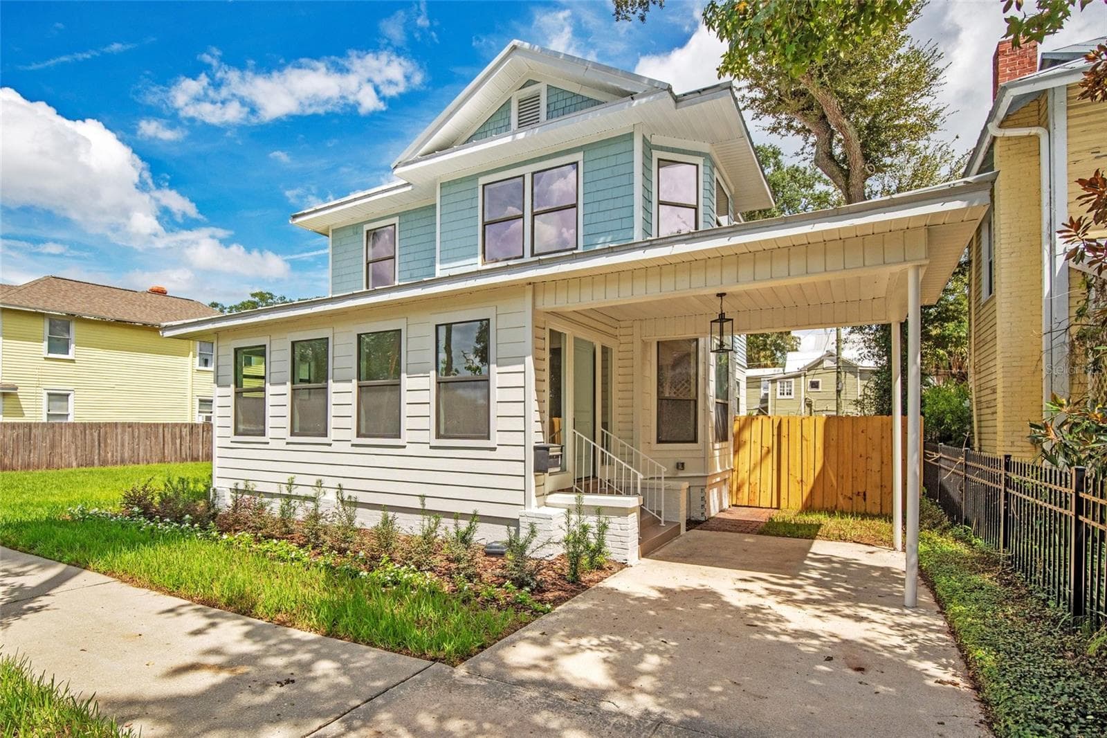 315 MAGNOLIA AVE