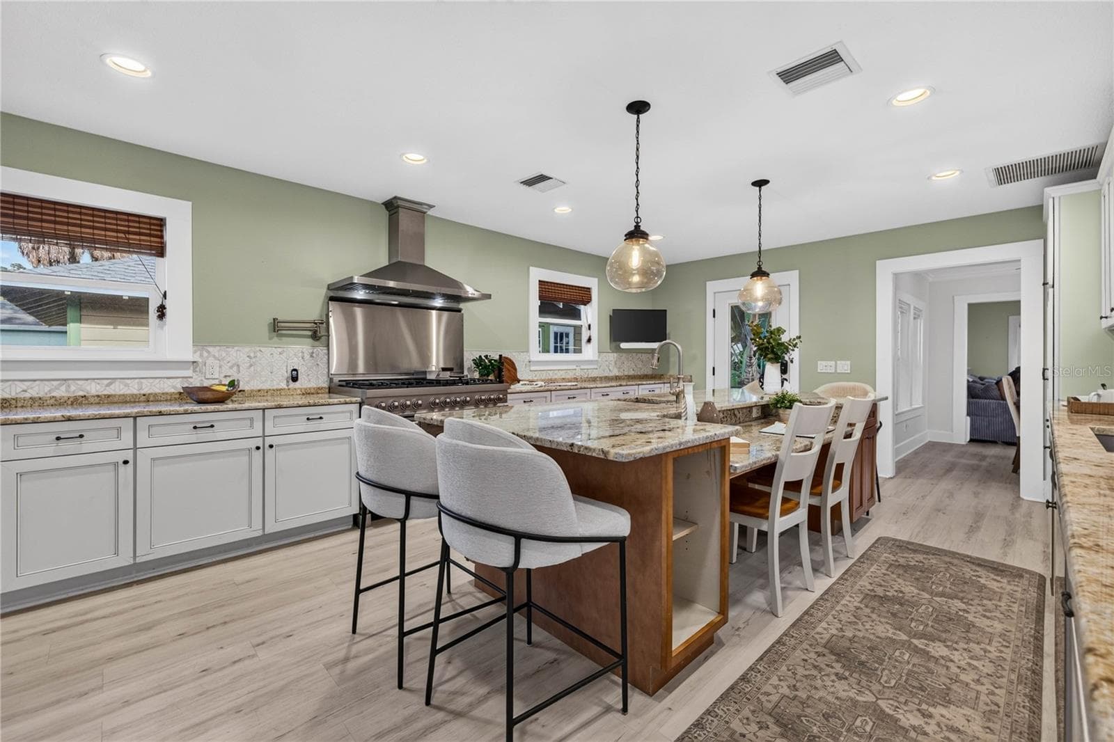 Kitchen - 2545 2ND AVE N, ST PETERSBURG