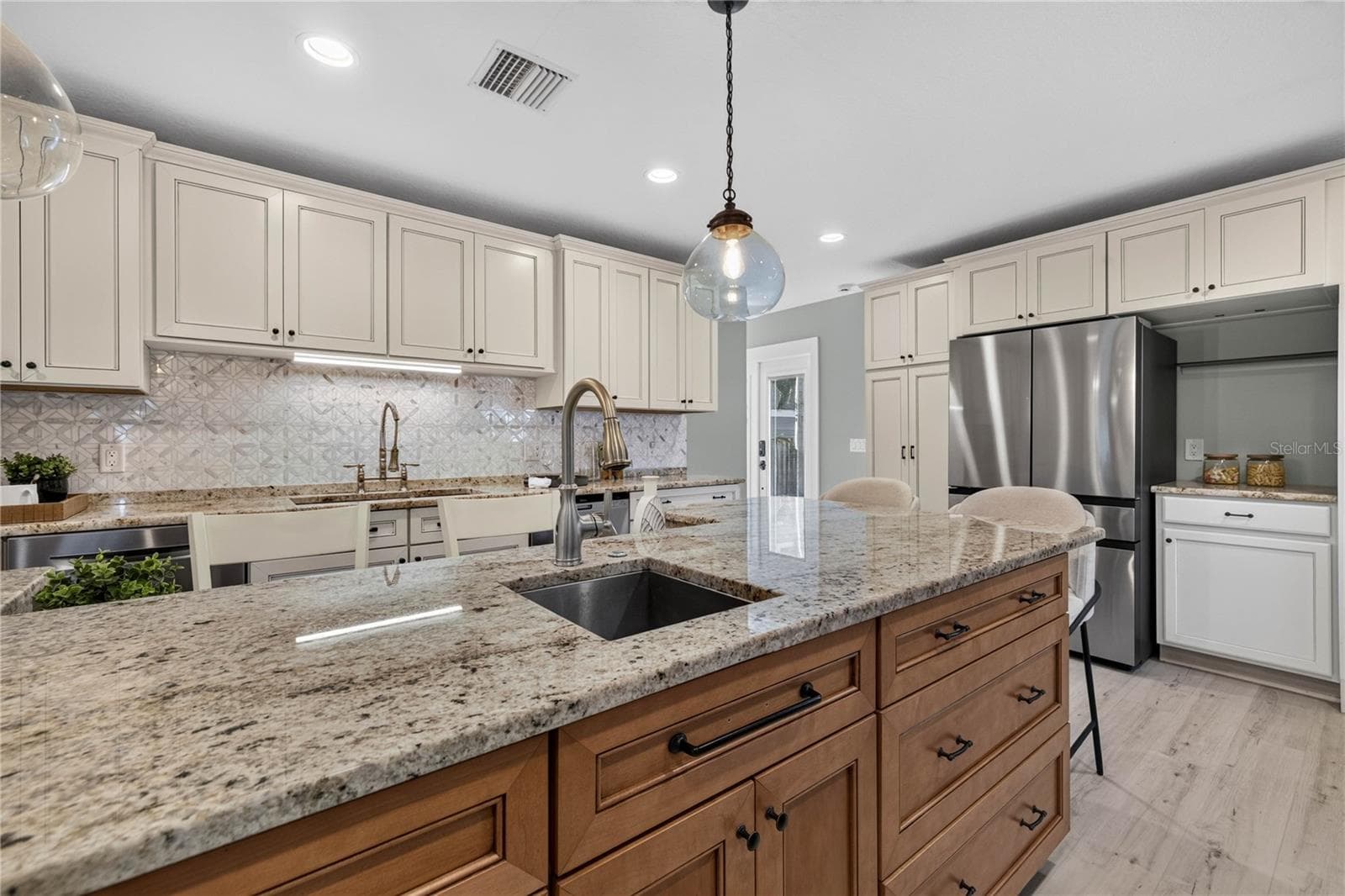 Kitchen - 2545 2ND AVE N, ST PETERSBURG