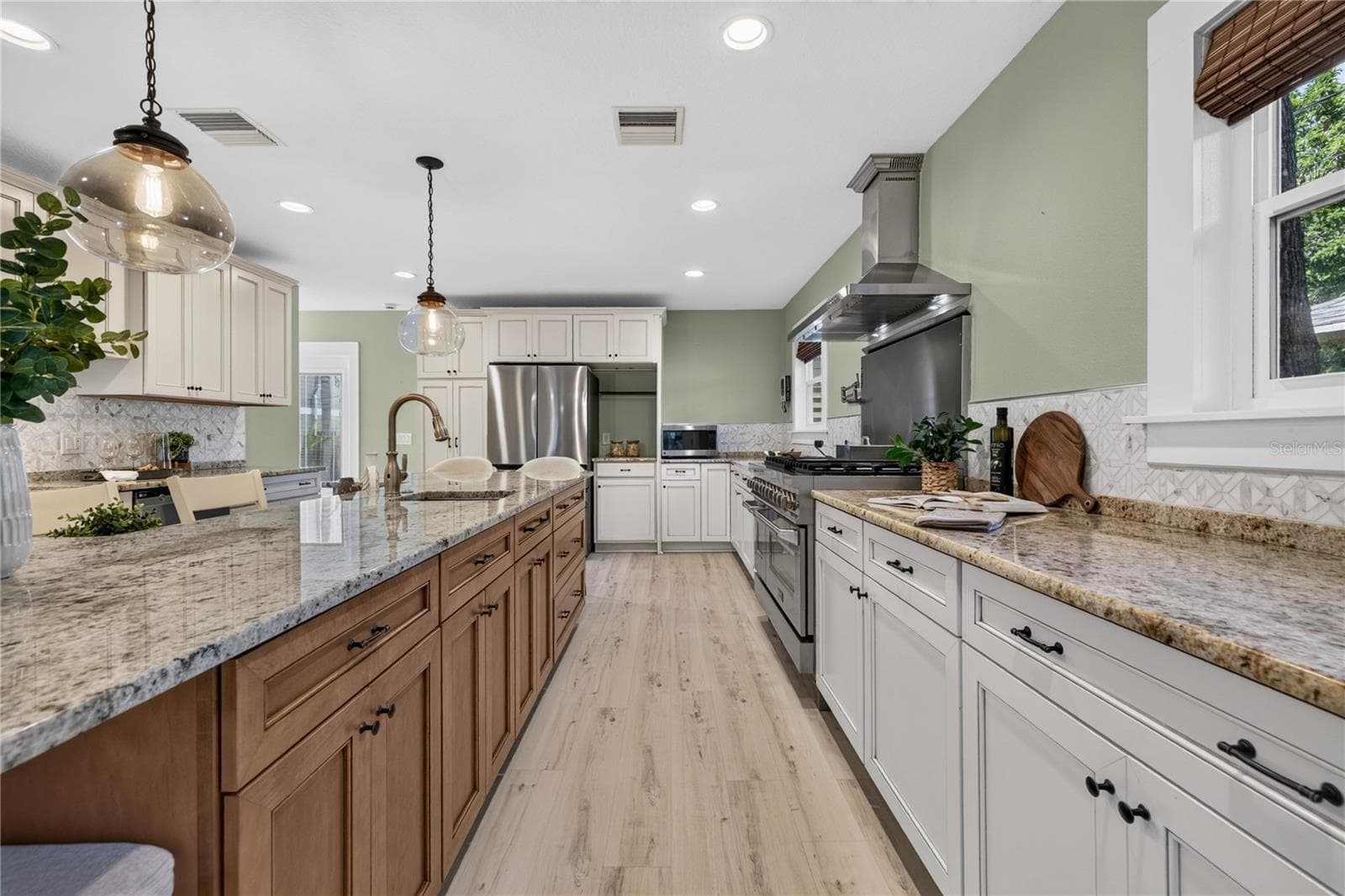Kitchen - 2545 2ND AVE N, ST PETERSBURG