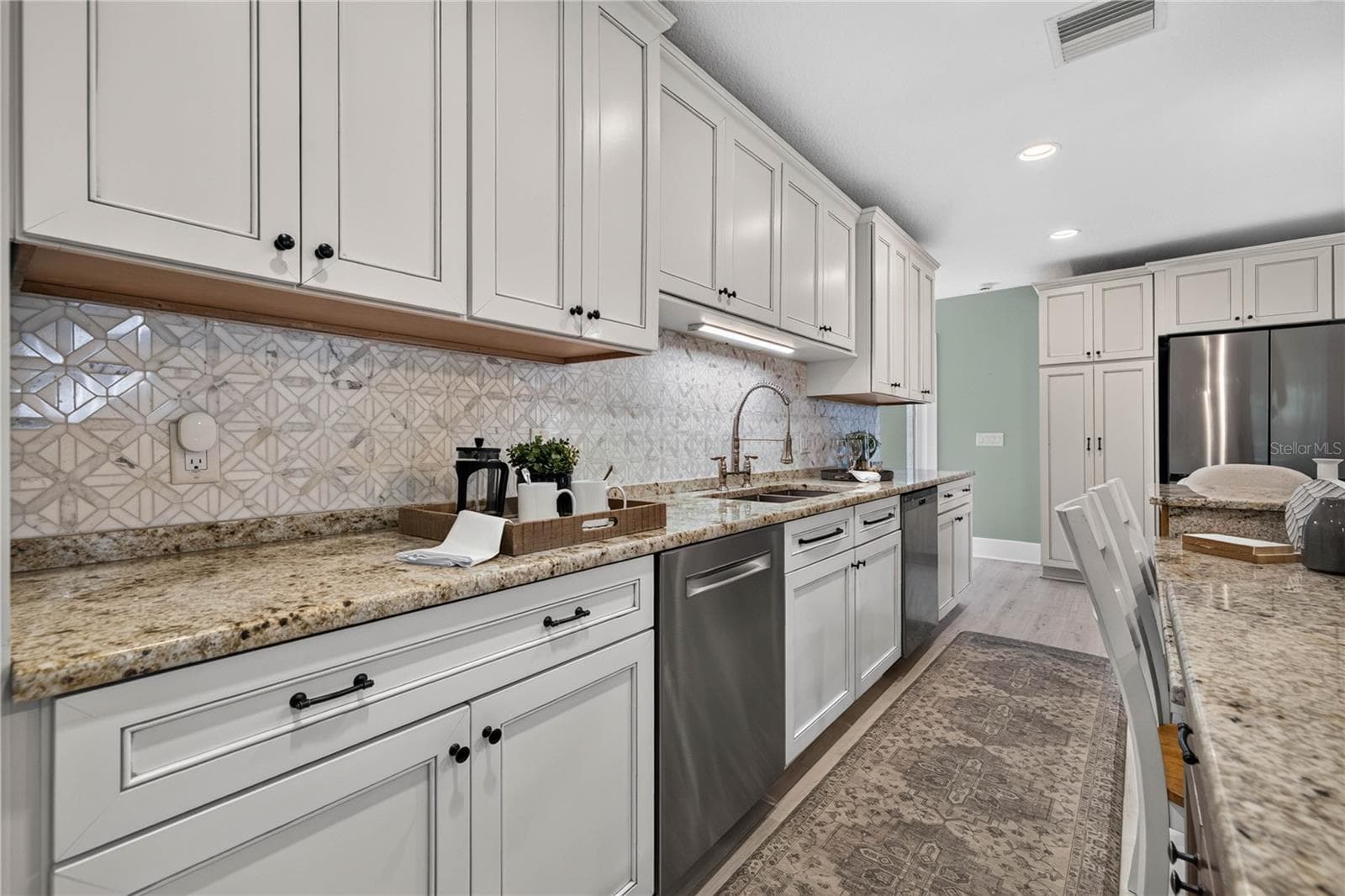 Kitchen - 2545 2ND AVE N, ST PETERSBURG