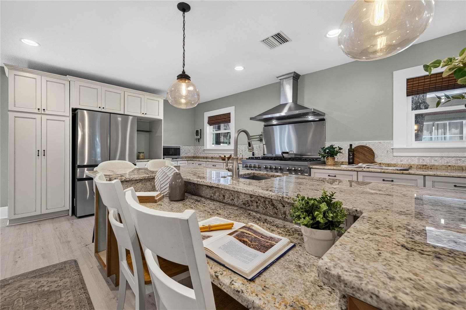 Kitchen - 2545 2ND AVE N, ST PETERSBURG