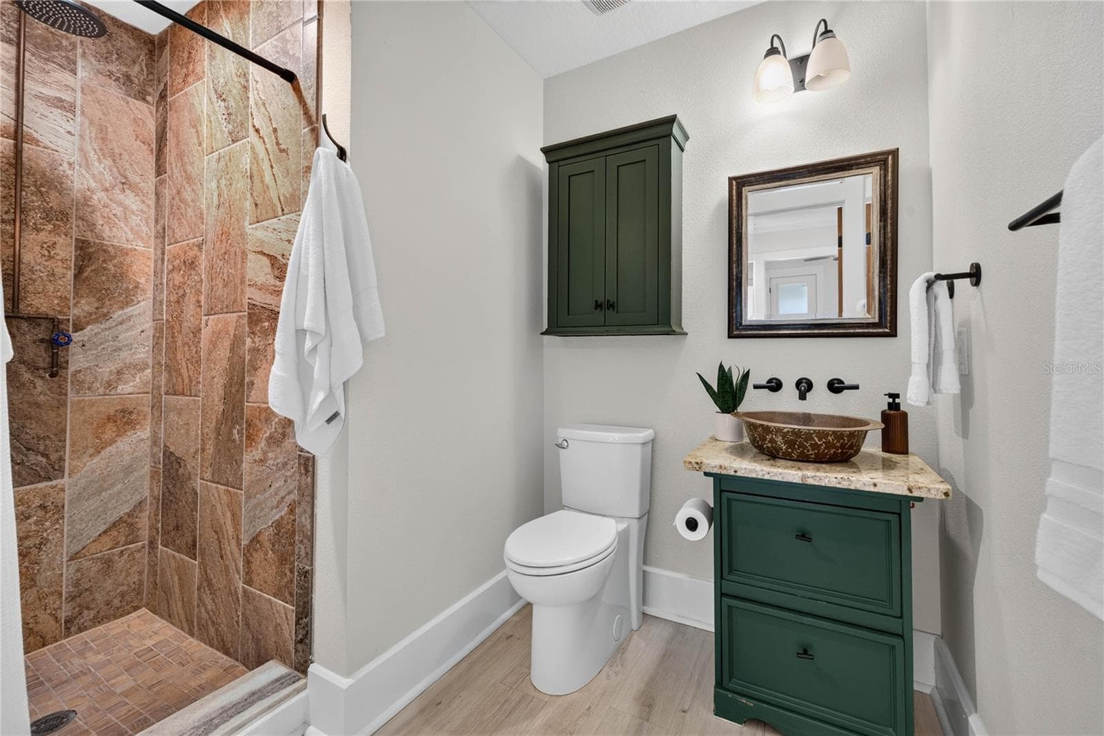 Guest Bathroom - 2545 2ND AVE N, ST PETERSBURG