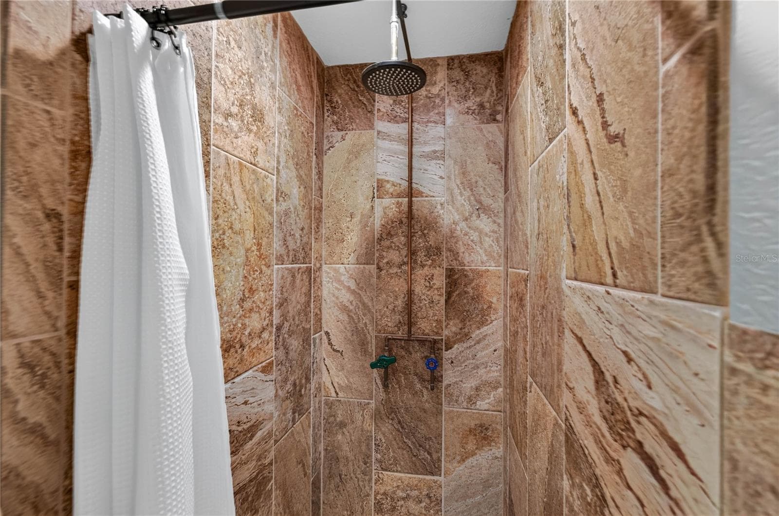 Guest Bathroom - 2545 2ND AVE N, ST PETERSBURG