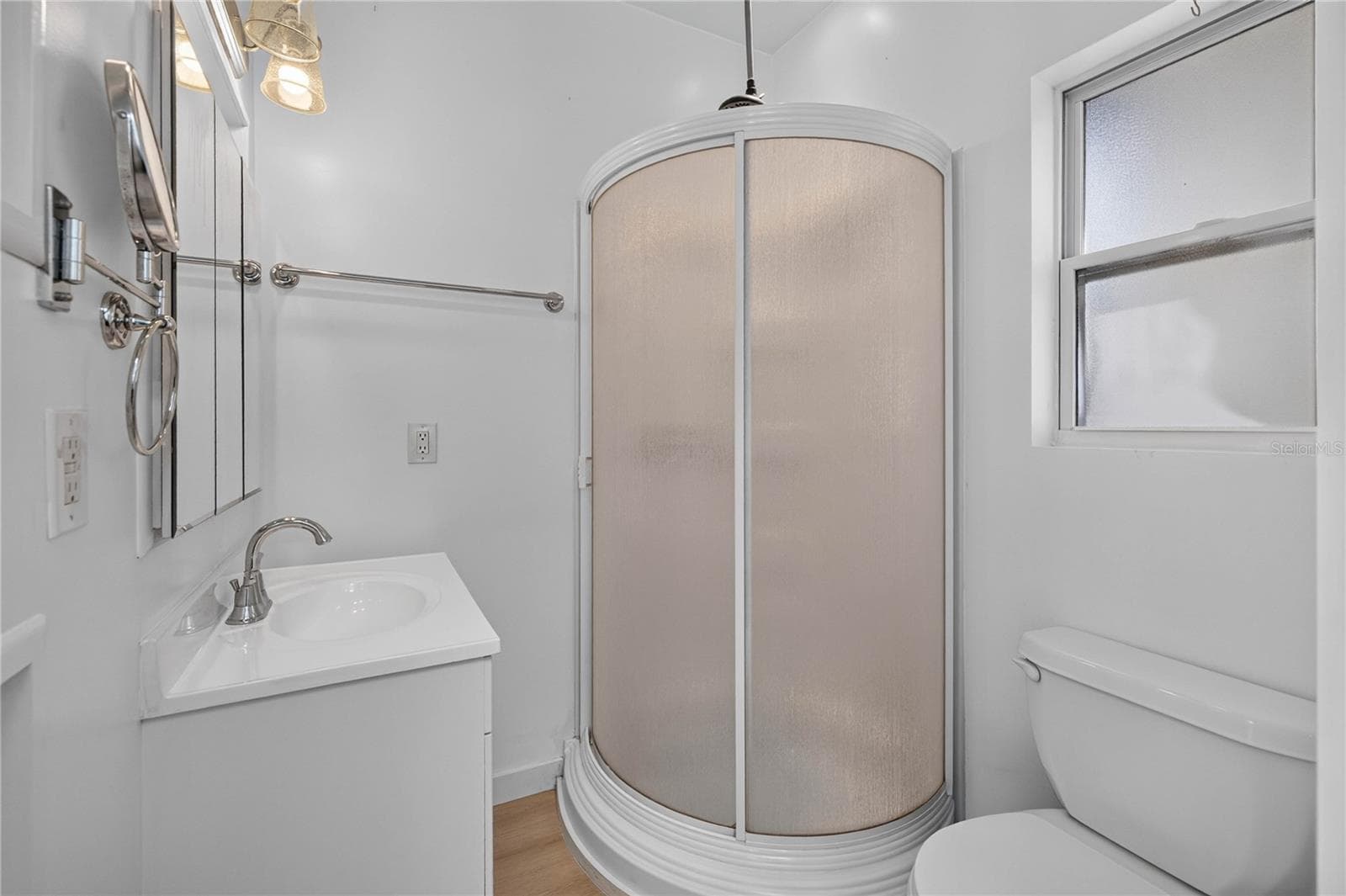 Studio Bathroom - 2545 2ND AVE N, ST PETERSBURG