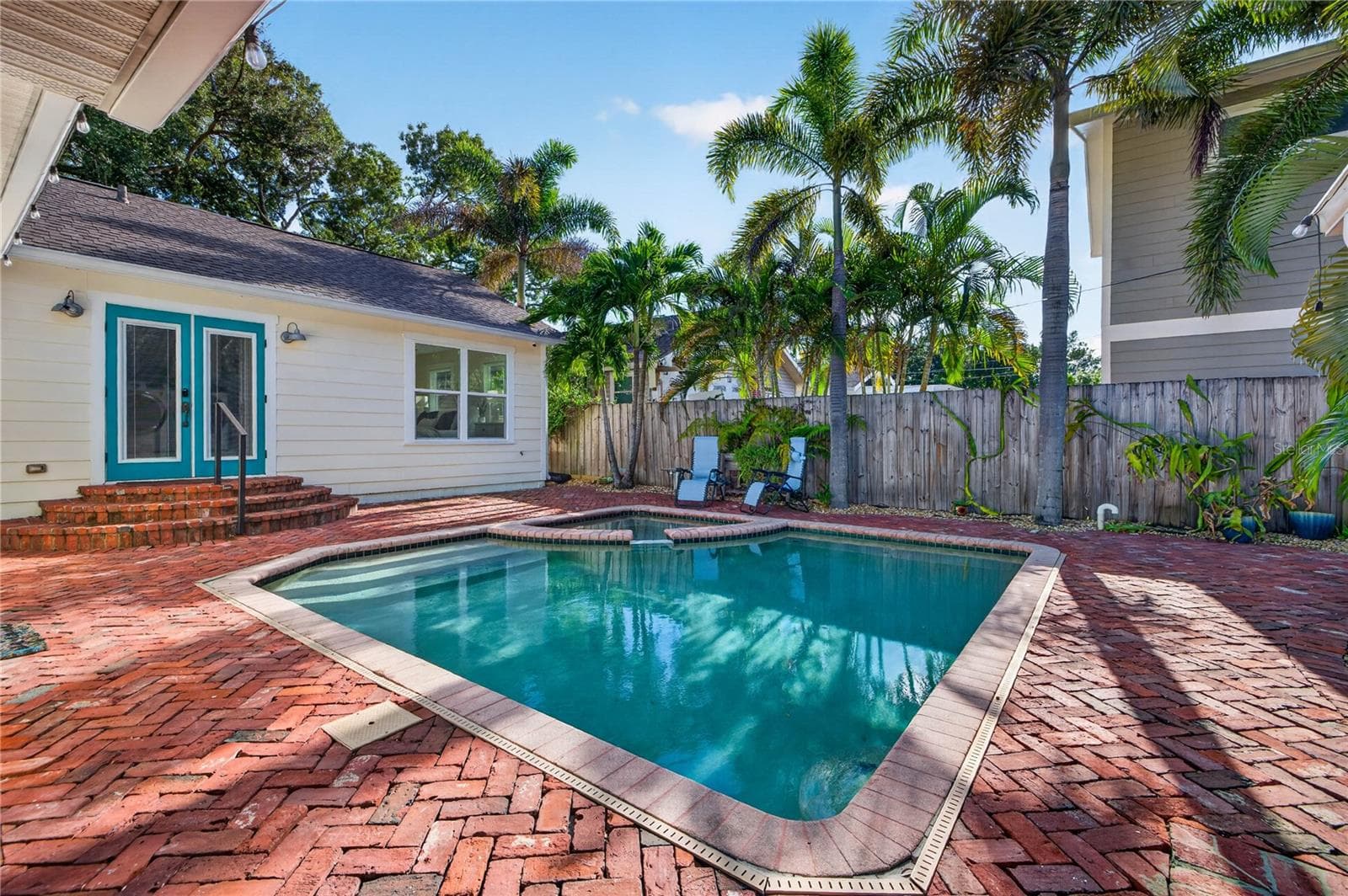 Pool - 2545 2ND AVE N, ST PETERSBURG