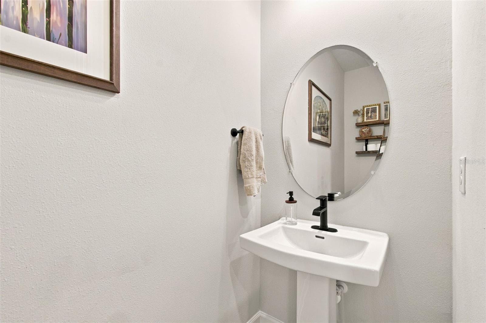 Single Family Residence at 33933 ANCHOR LIGHT LN, WESLEY CHAPEL, photo 12 of 99