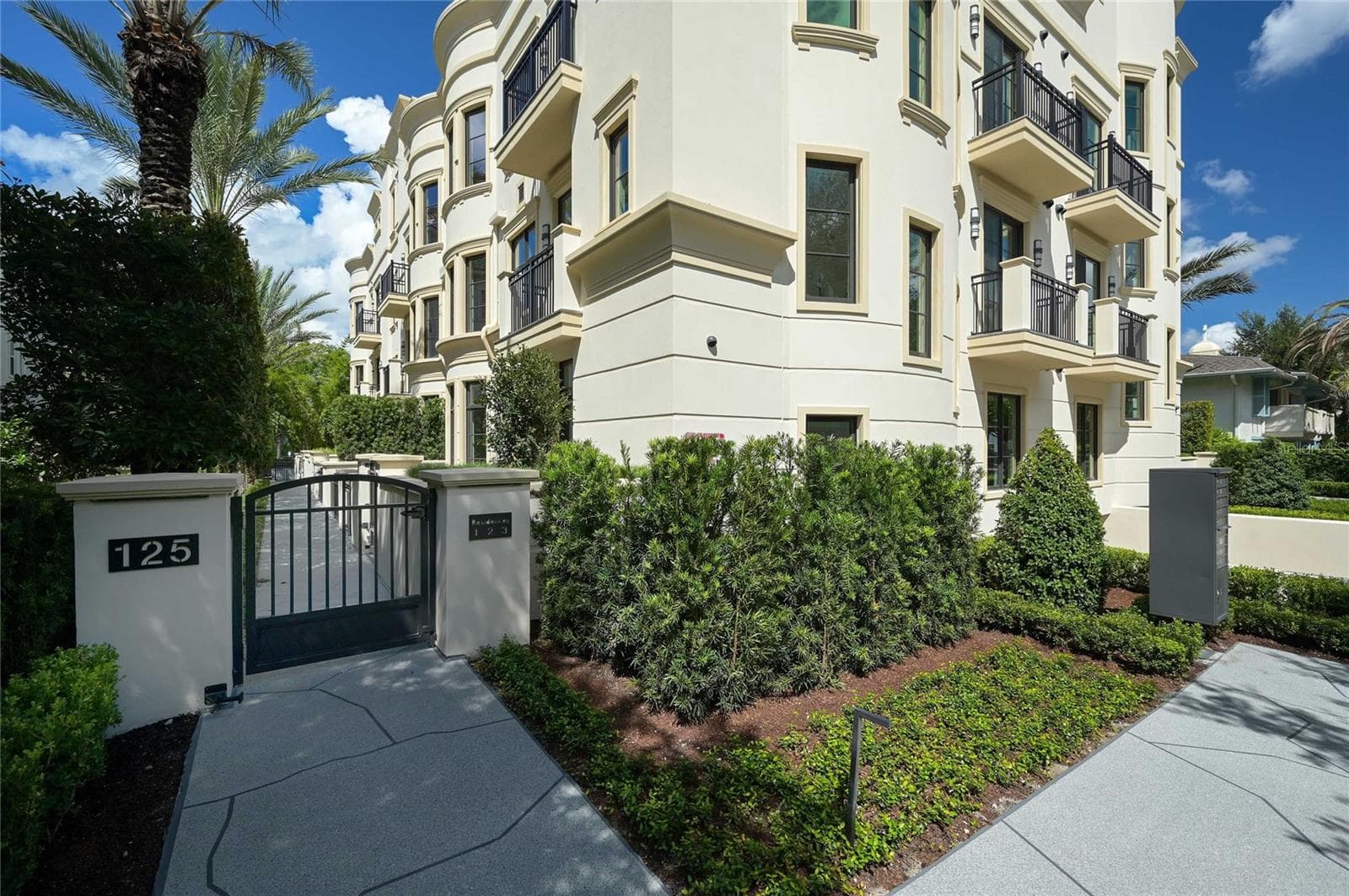 Townhouse at 125 S INTERLACHEN AVE #1, WINTER PARK, photo 9 of 79