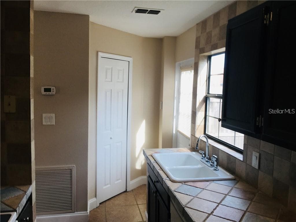 Townhouse at 442 HEMLOCK ST, ALTAMONTE SPRINGS, photo 4 of 13