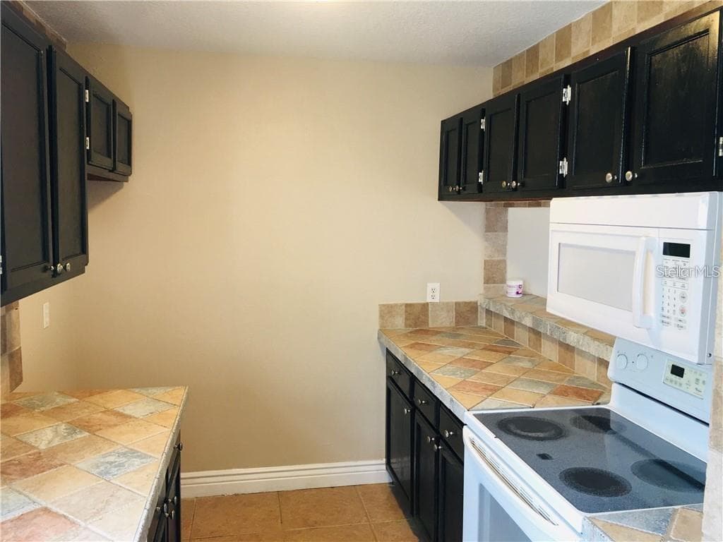 Townhouse at 442 HEMLOCK ST, ALTAMONTE SPRINGS, photo 5 of 13