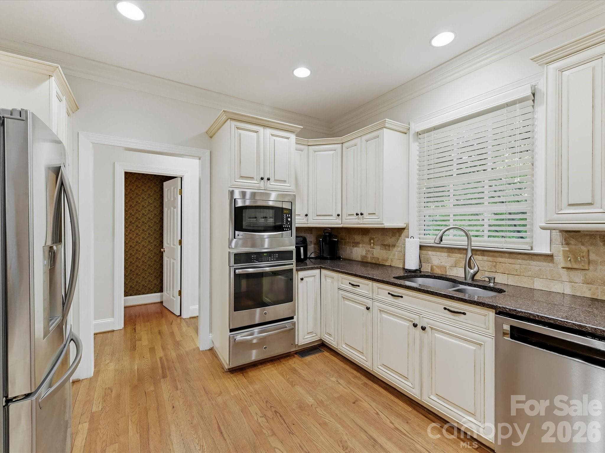 Single Family Residence at 10835 Alexander Mill Drive, Charlotte, photo 18 of 44