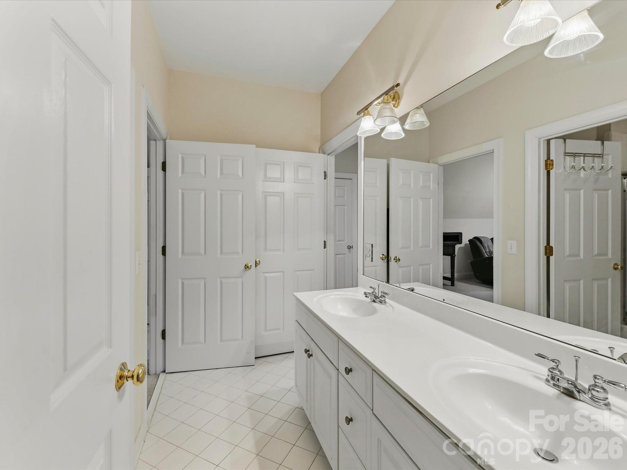 Single Family Residence at 10835 Alexander Mill Drive, Charlotte, photo 36 of 44