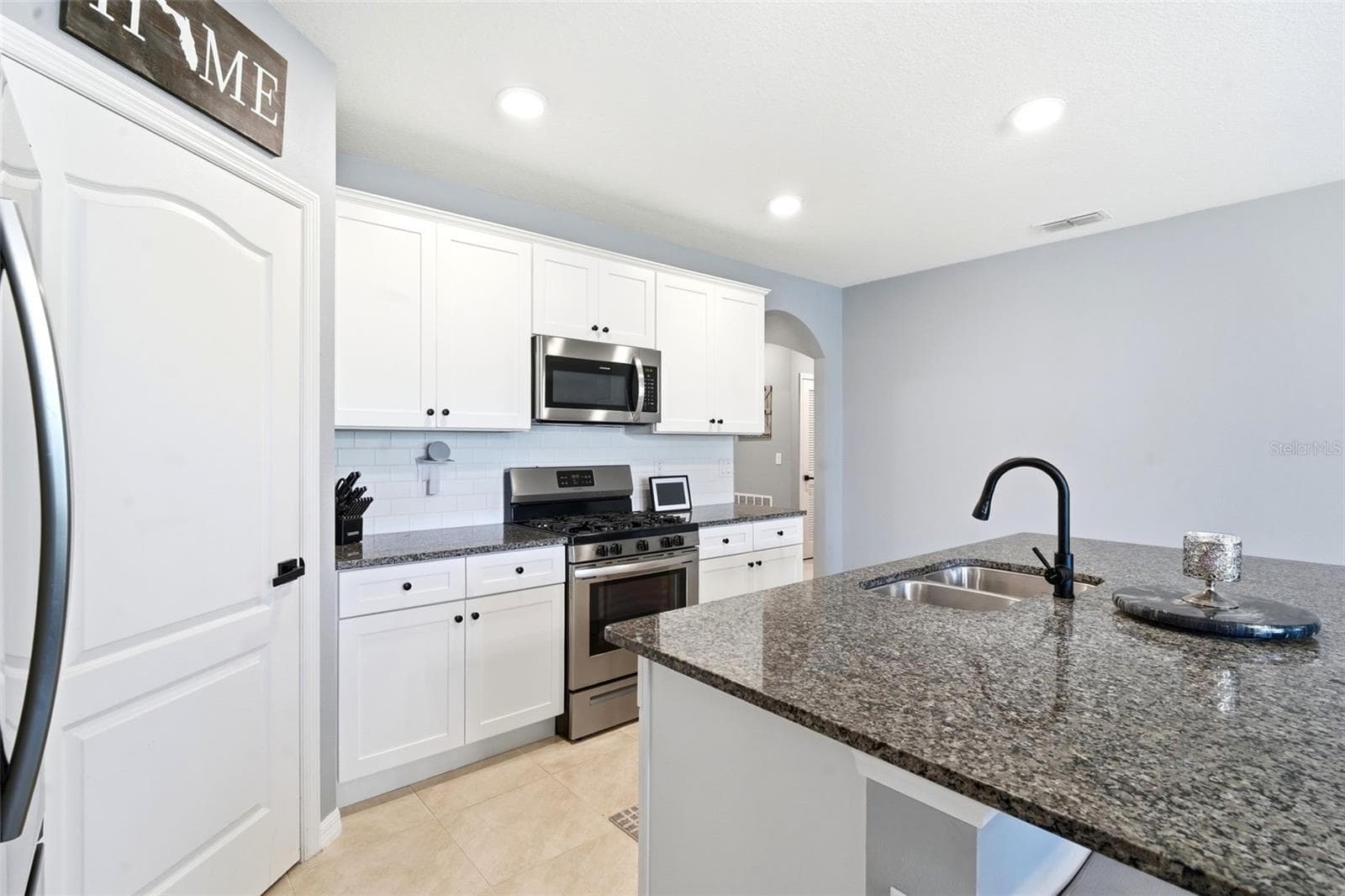 Single Family Residence at 135 POINT PLEASANT RD, DELAND, photo 8 of 37