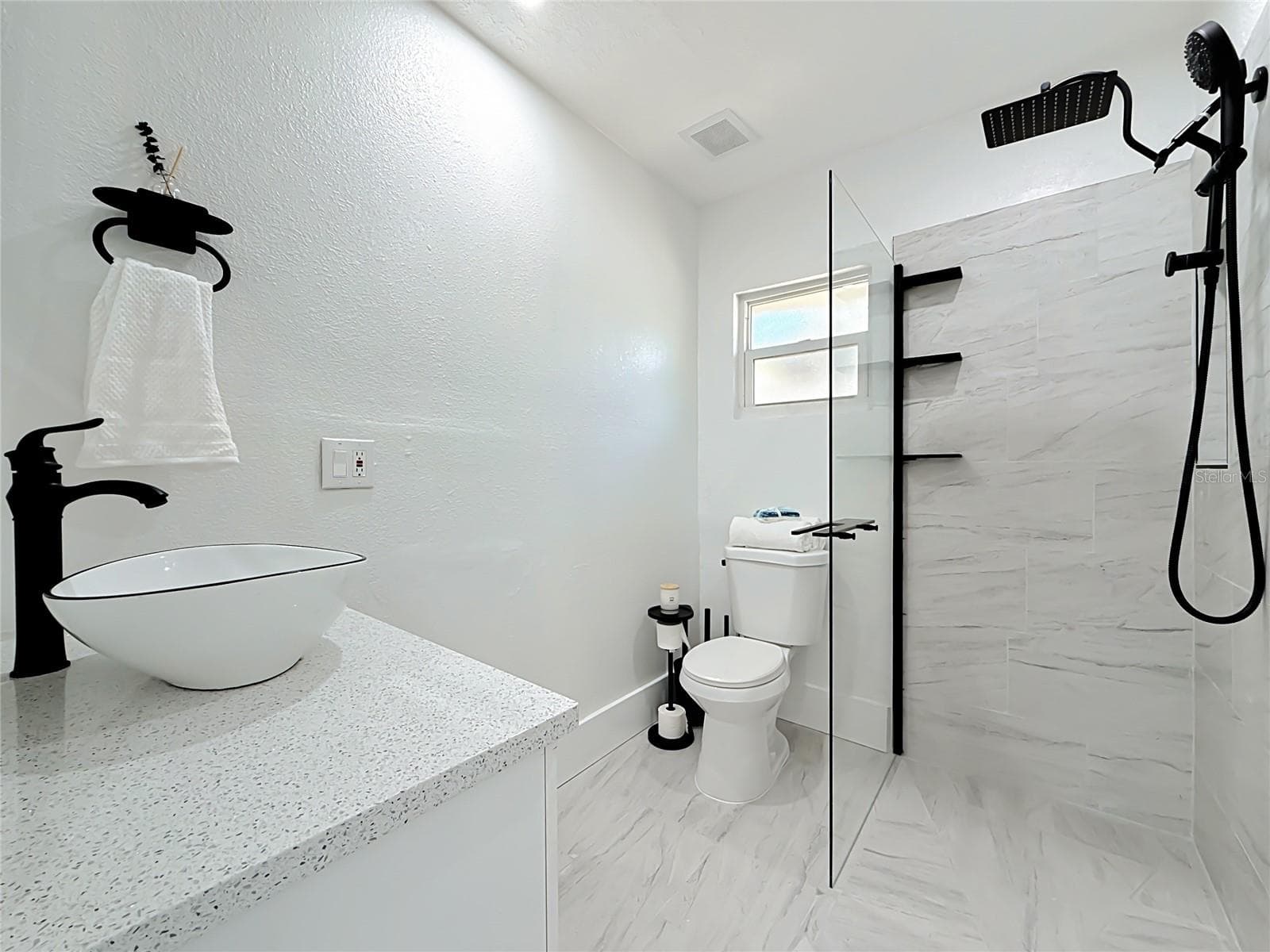 Single Family Residence at 1435 PRESCOTT ST S, ST PETERSBURG, photo 10 of 35