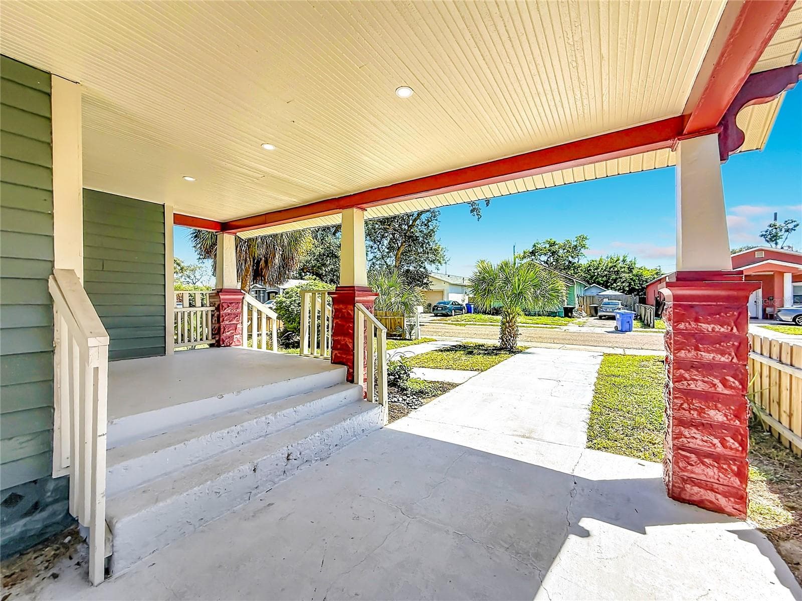 Covered Front Porch - 1435 PRESCOTT ST S, ST PETERSBURG