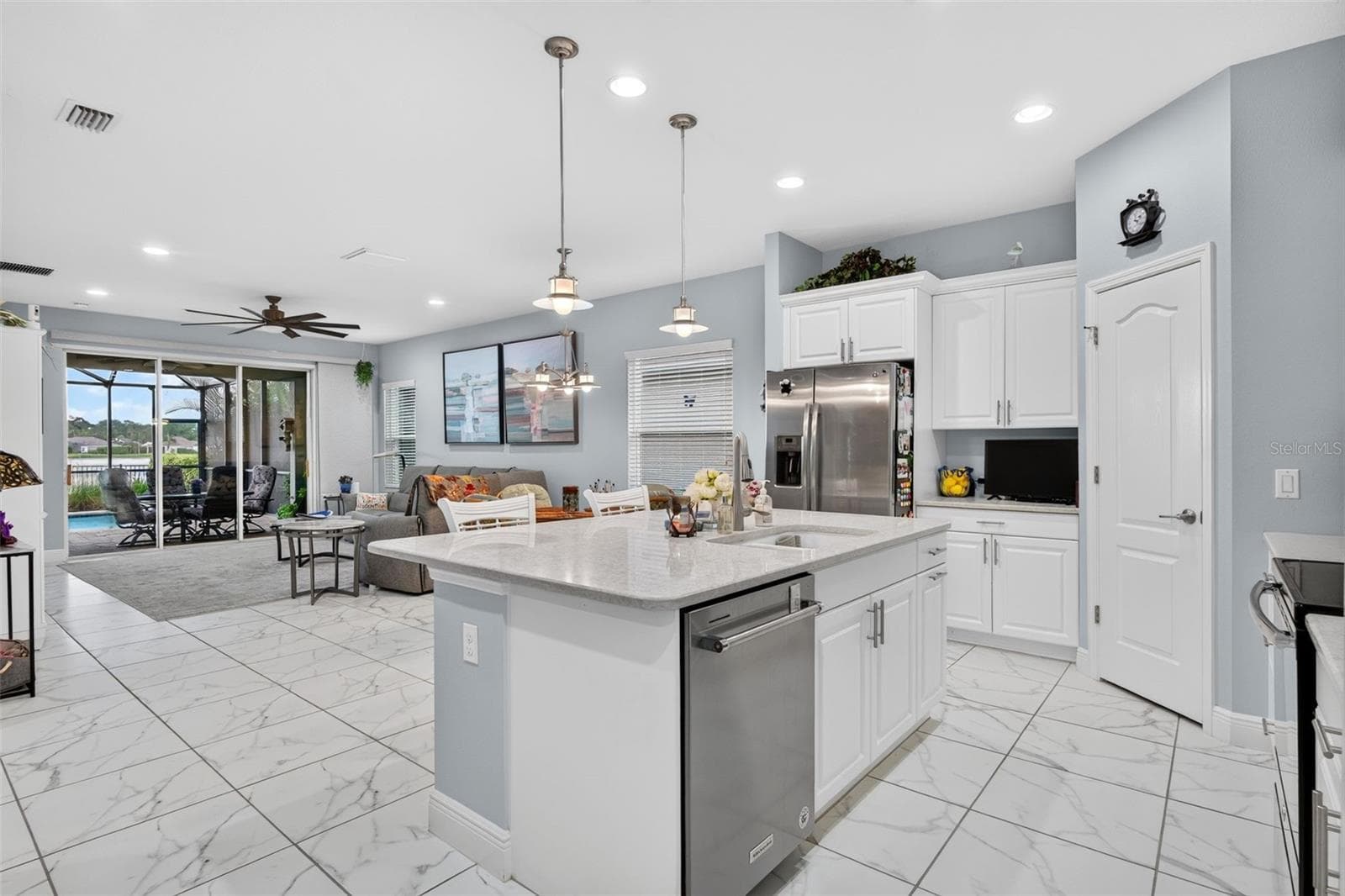 Single Family Residence at 7735 RIDGELAKE CIR, BRADENTON, photo 13 of 55