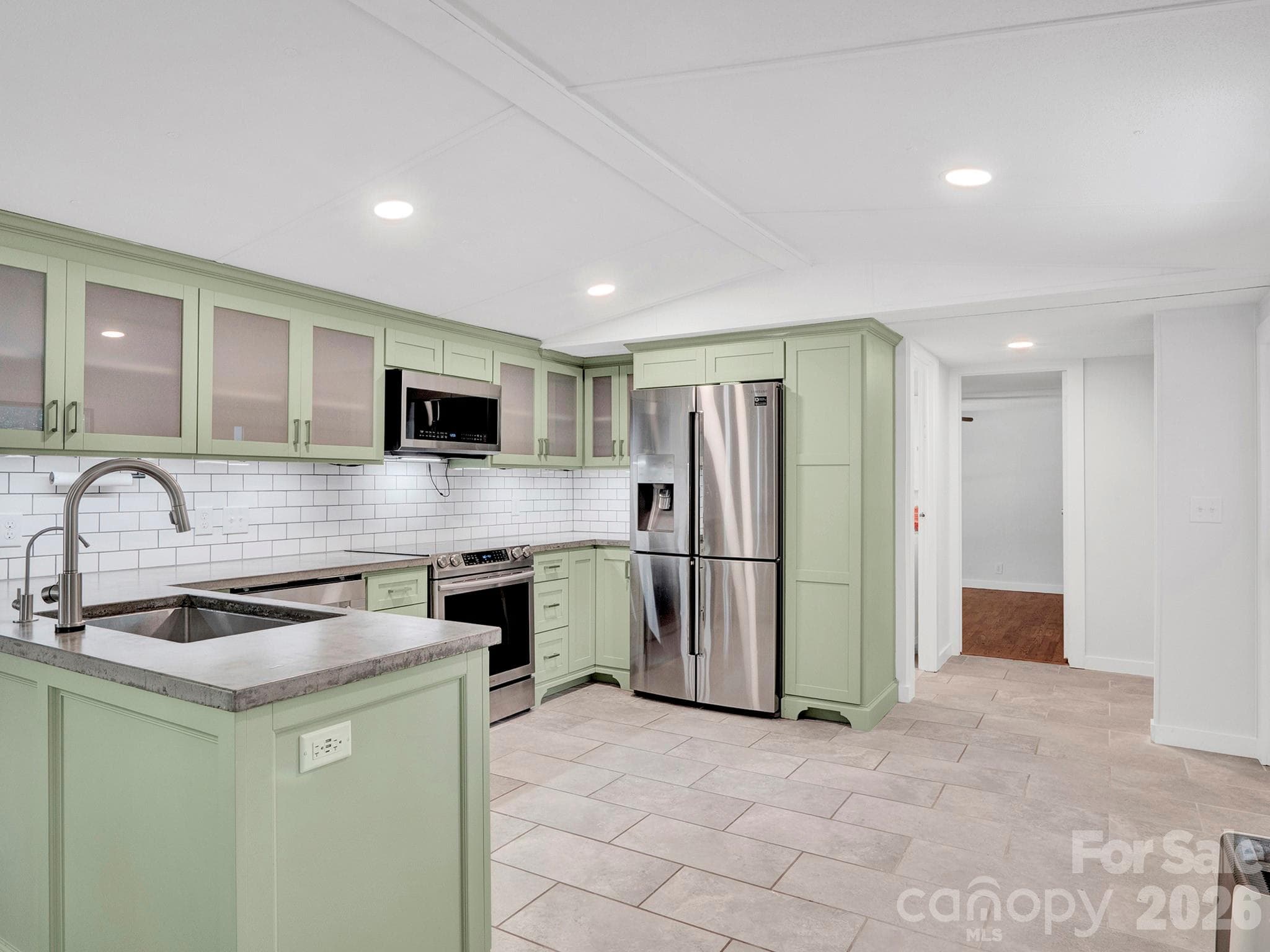 Single Family Residence at 6303 Griffin Road, Lancaster, photo 2 of 31