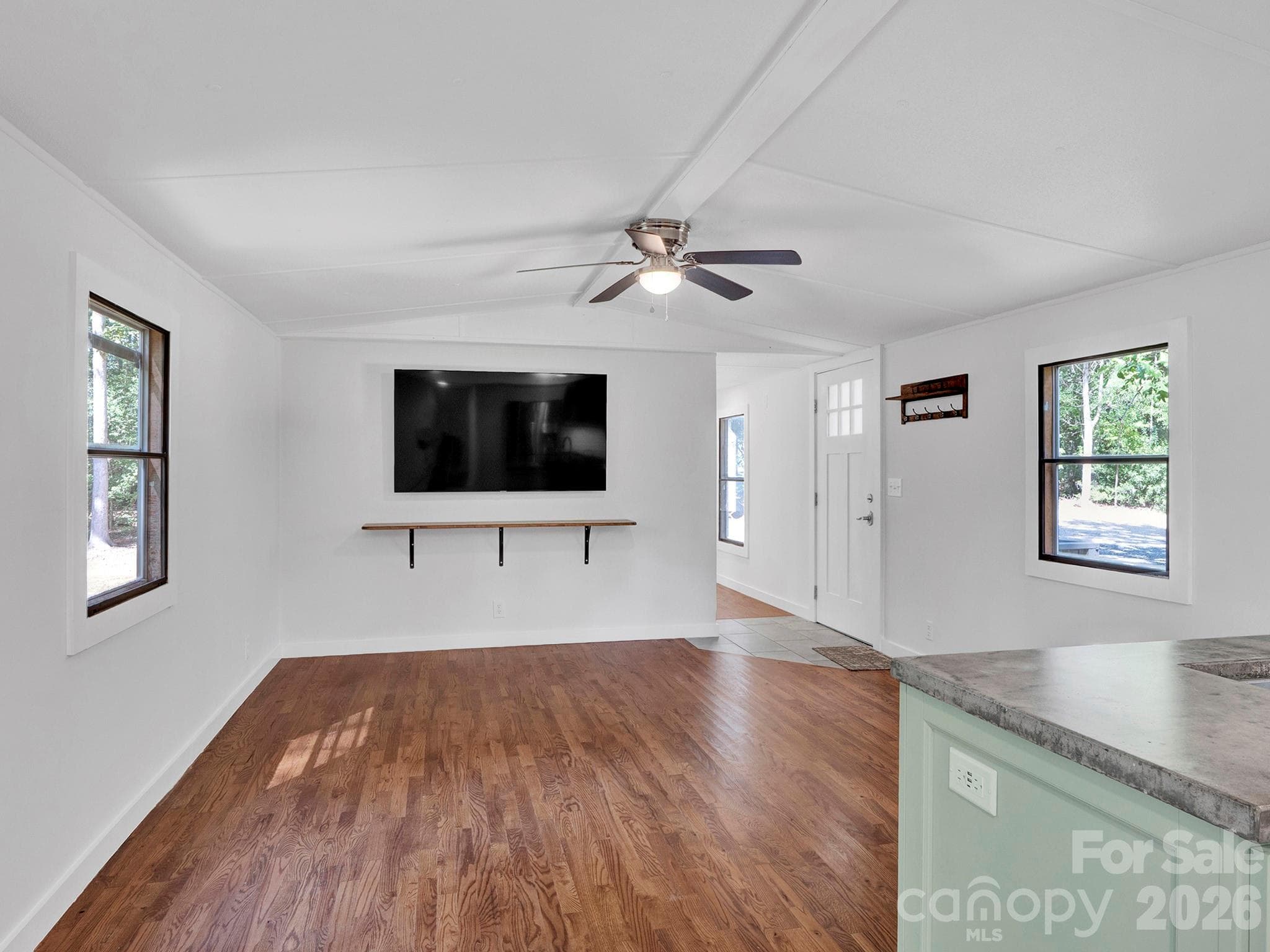 Single Family Residence at 6303 Griffin Road, Lancaster, photo 5 of 31