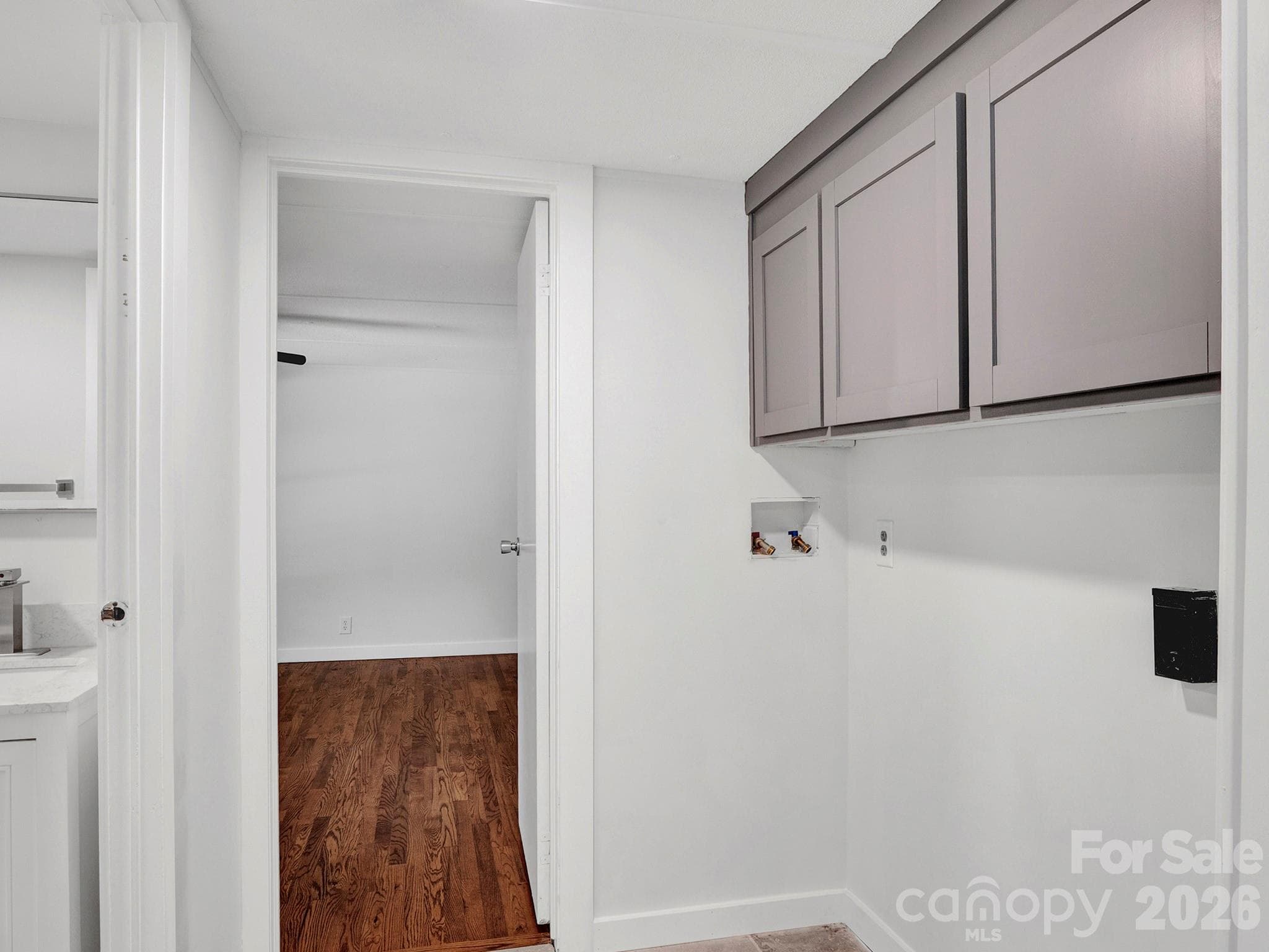 Single Family Residence at 6303 Griffin Road, Lancaster, photo 10 of 31
