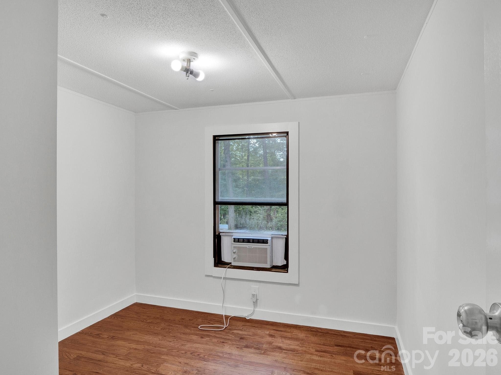 Single Family Residence at 6303 Griffin Road, Lancaster, photo 17 of 31
