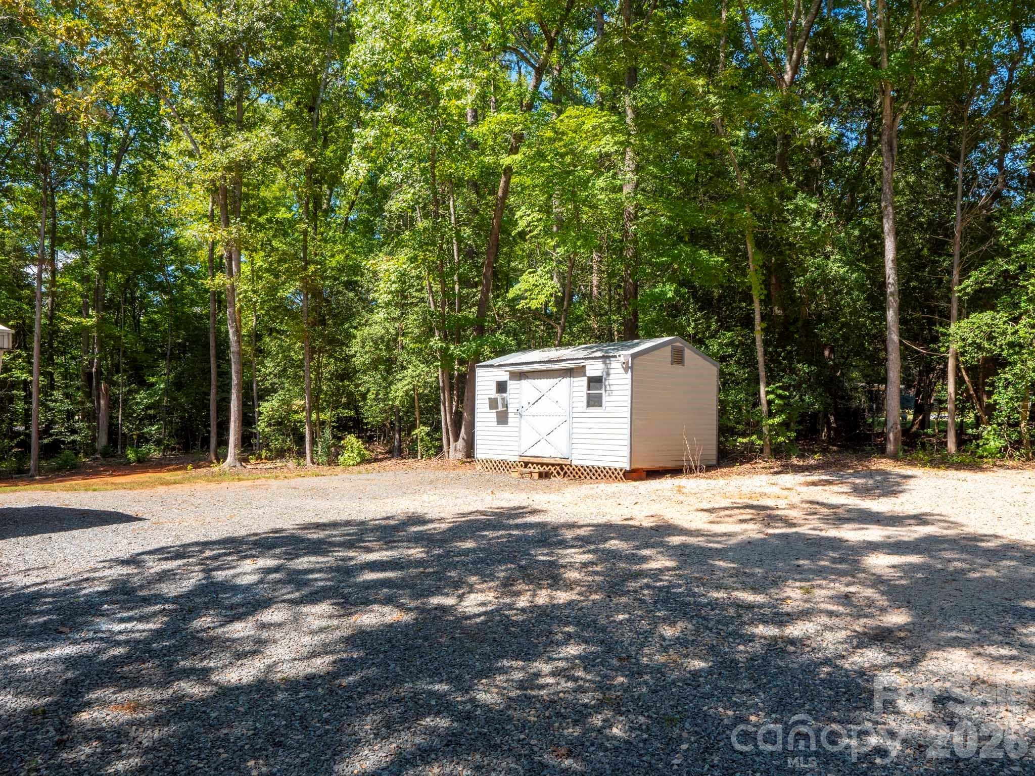 Single Family Residence at 6303 Griffin Road, Lancaster, photo 24 of 31