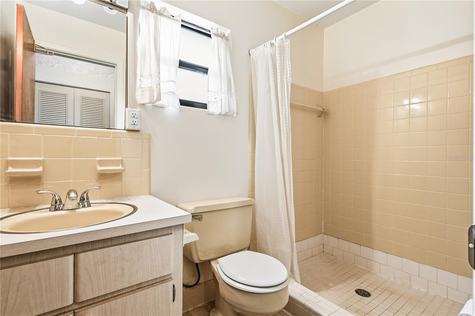 Main Bath - WILLISTON HIGHLANDS, WILLISTON