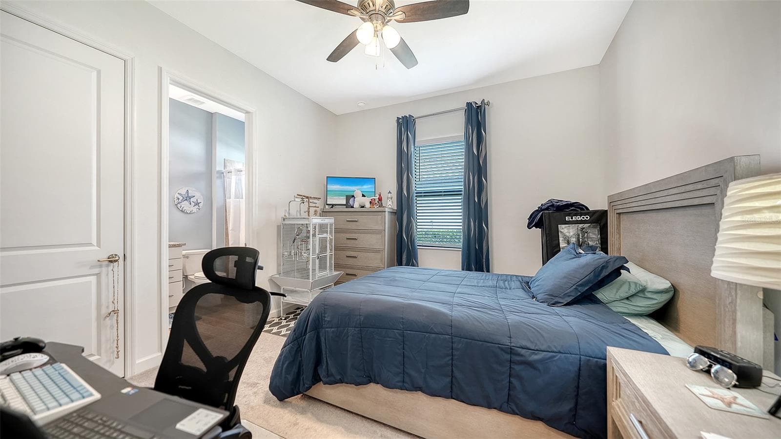 Guest Room - 4915 SPARKLING SEA LN, BRADENTON