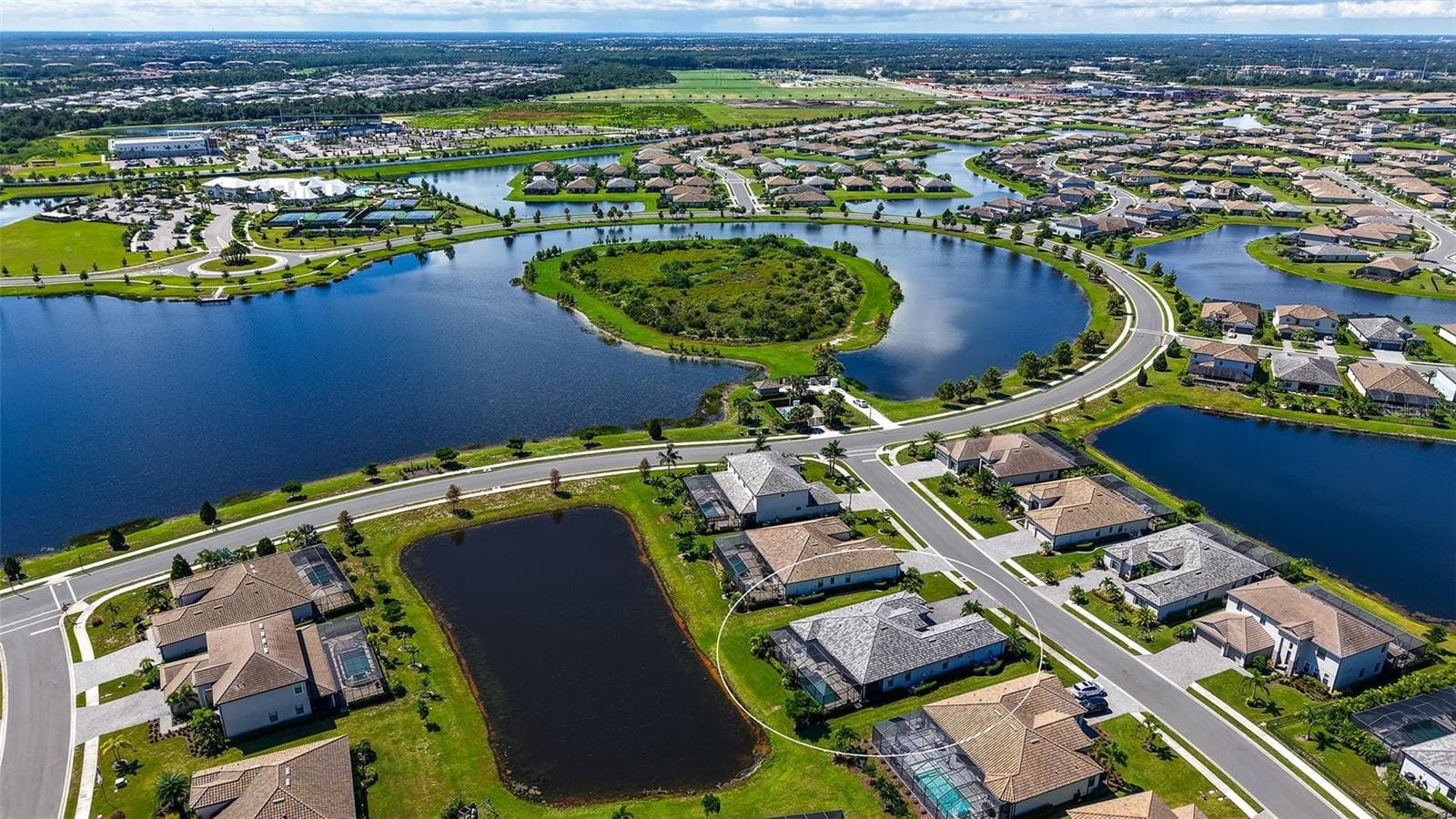 Single Family Residence at 4915 SPARKLING SEA LN, BRADENTON, photo 4 of 83