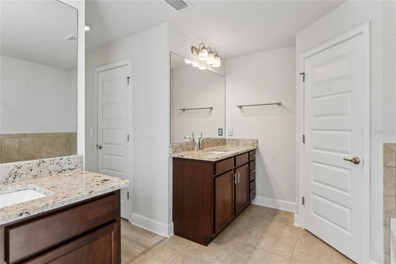 Separate vanities - 145 LINDER DR, HOMOSASSA
