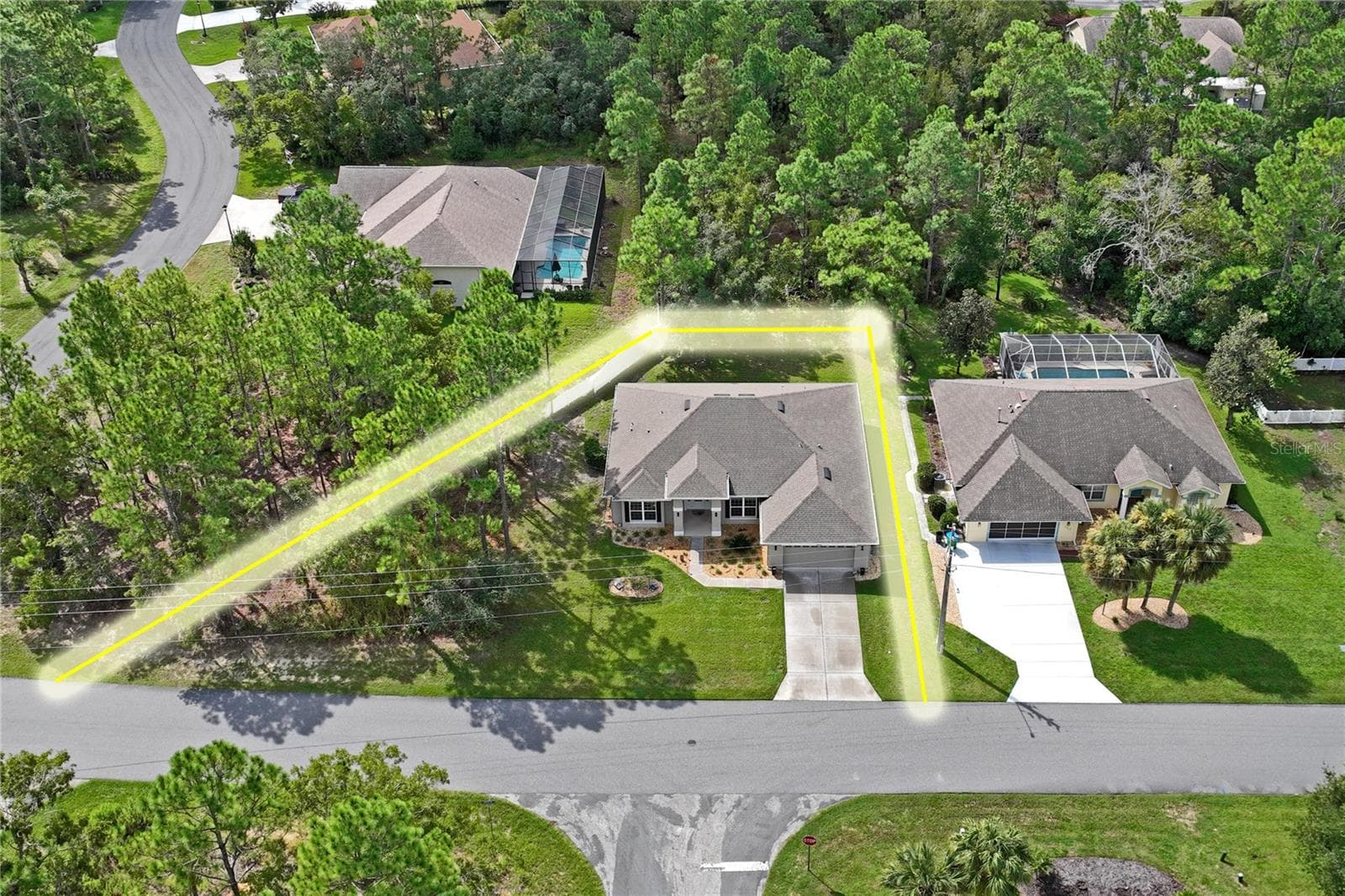Land has a piece of corner lot included!!! More privacy and nature!! - 145 LINDER DR, HOMOSASSA