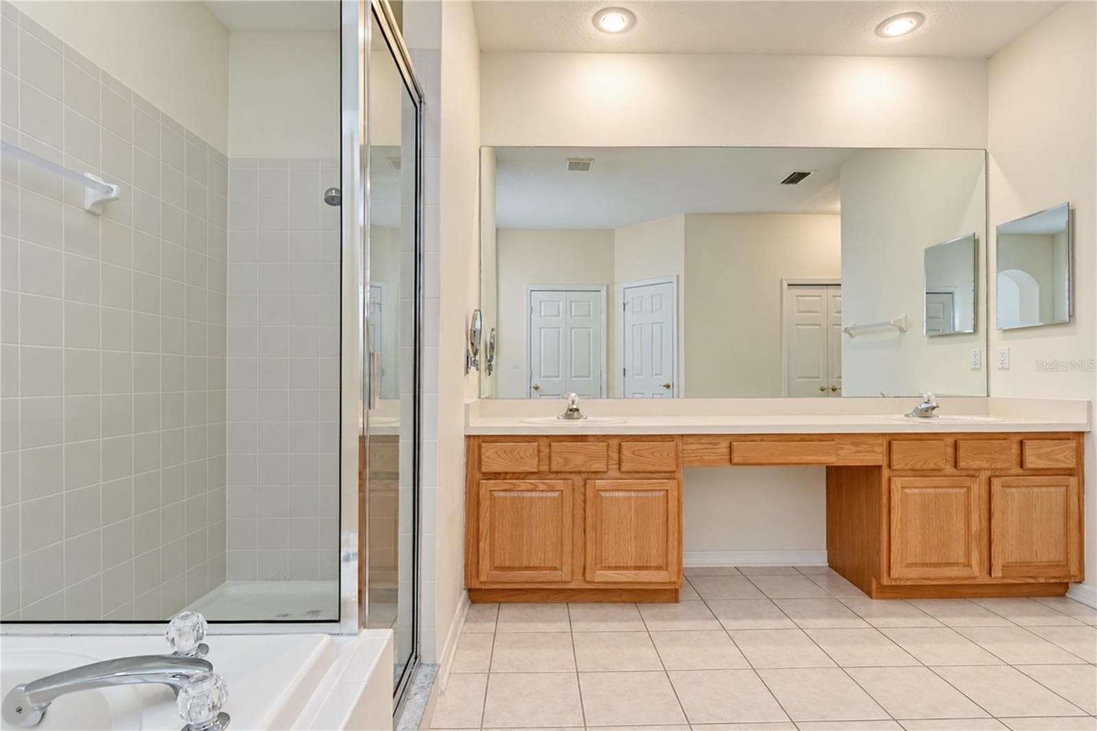 Single Family Residence at 2202 LONGMORE CIR, VALRICO, photo 16 of 34
