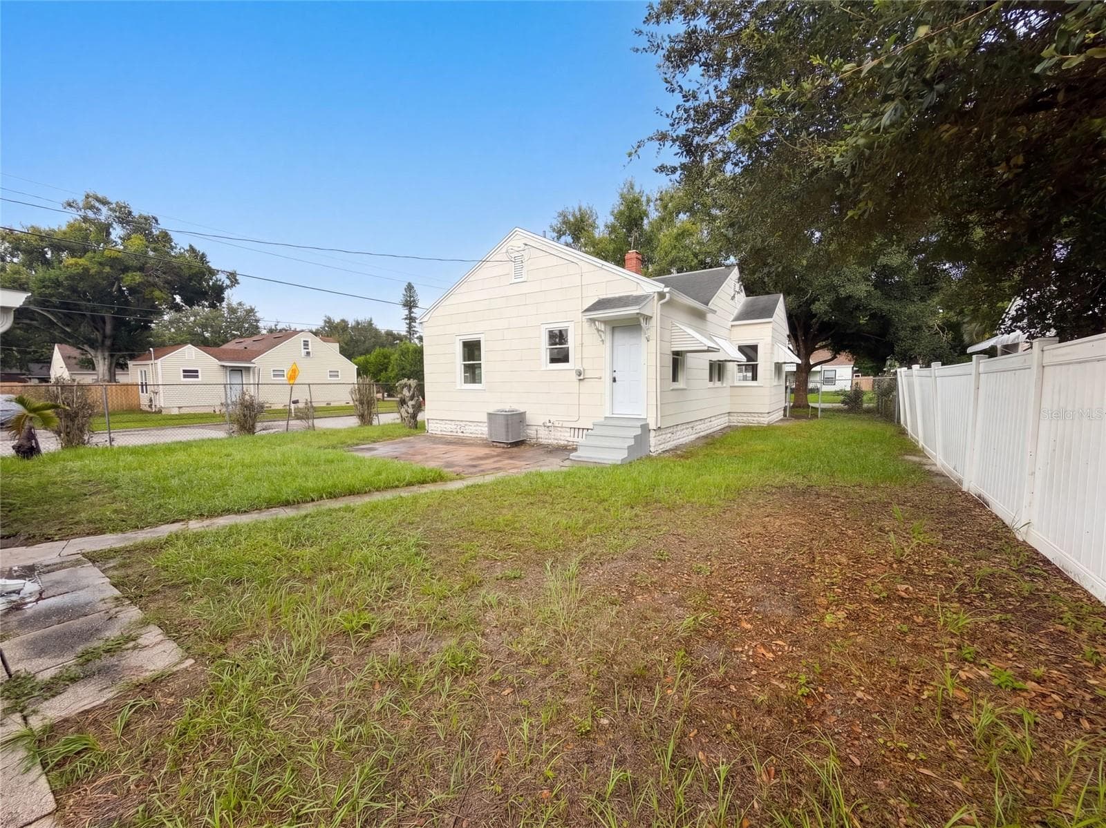 Single Family Residence at 1901 20TH AVE N, ST PETERSBURG, photo 17 of 19
