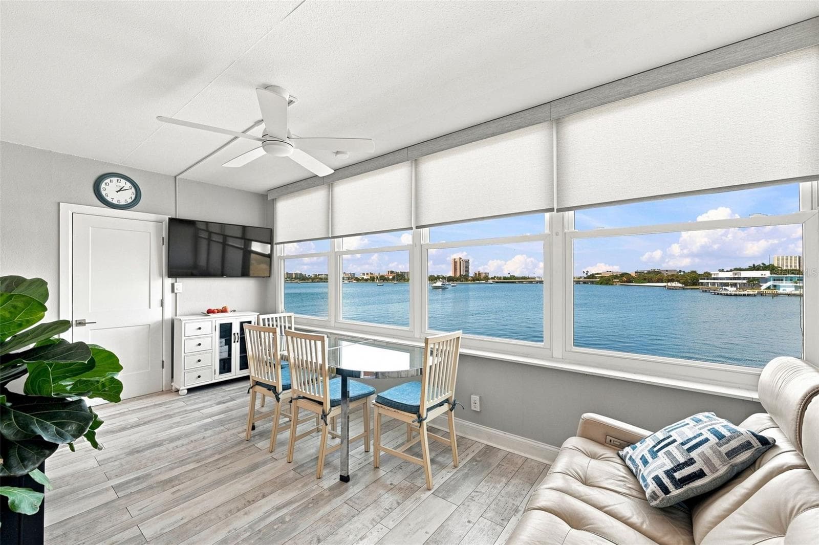 Spacious room for any activity - 1898 SHORE DR S #208, SOUTH PASADENA