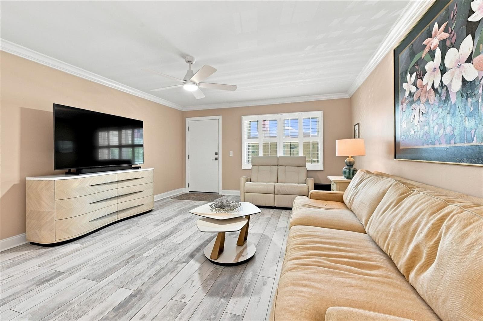 Crown molding, porcelain tile floors - 1898 SHORE DR S #208, SOUTH PASADENA