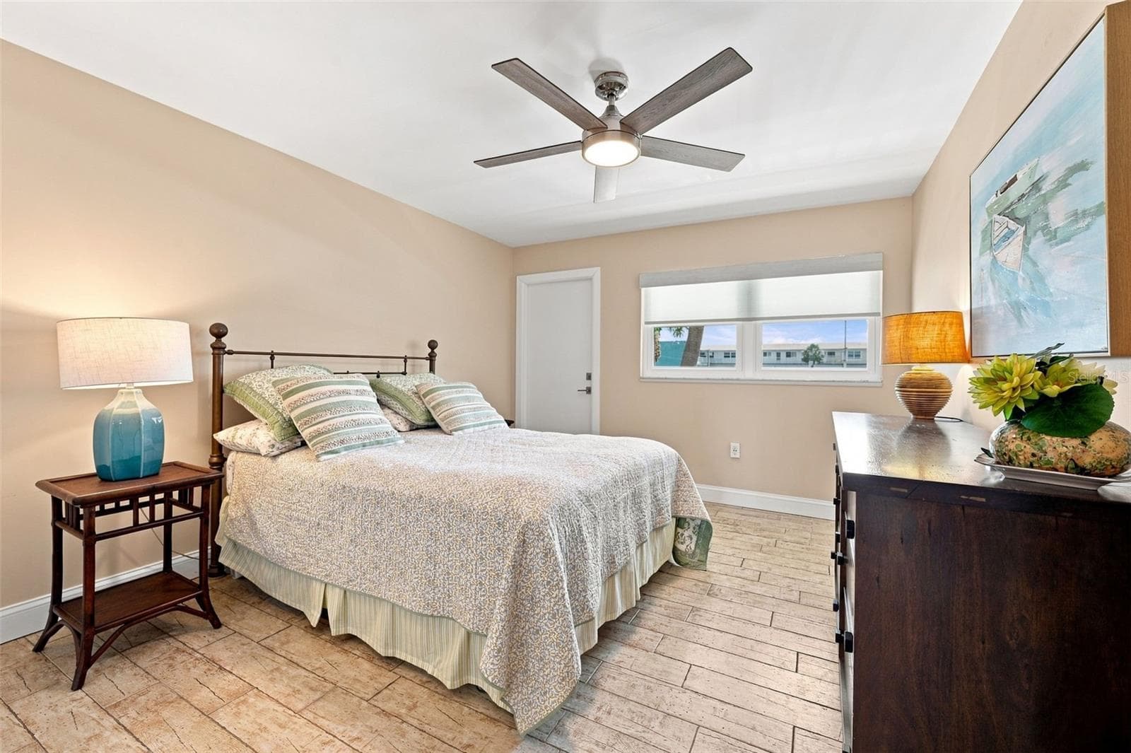 2nd large bedroom - 1898 SHORE DR S #208, SOUTH PASADENA