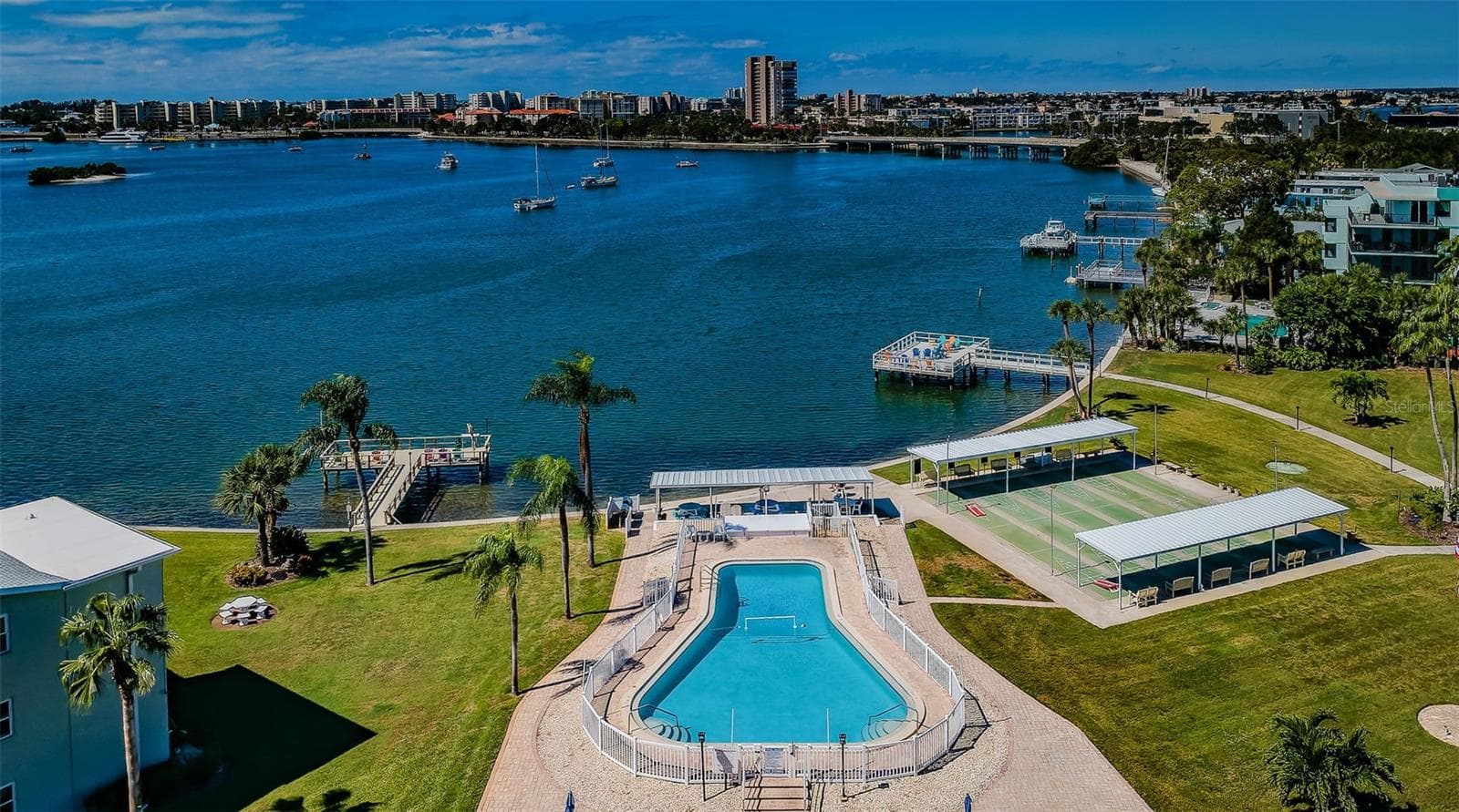 Tropical life! - 1898 SHORE DR S #208, SOUTH PASADENA