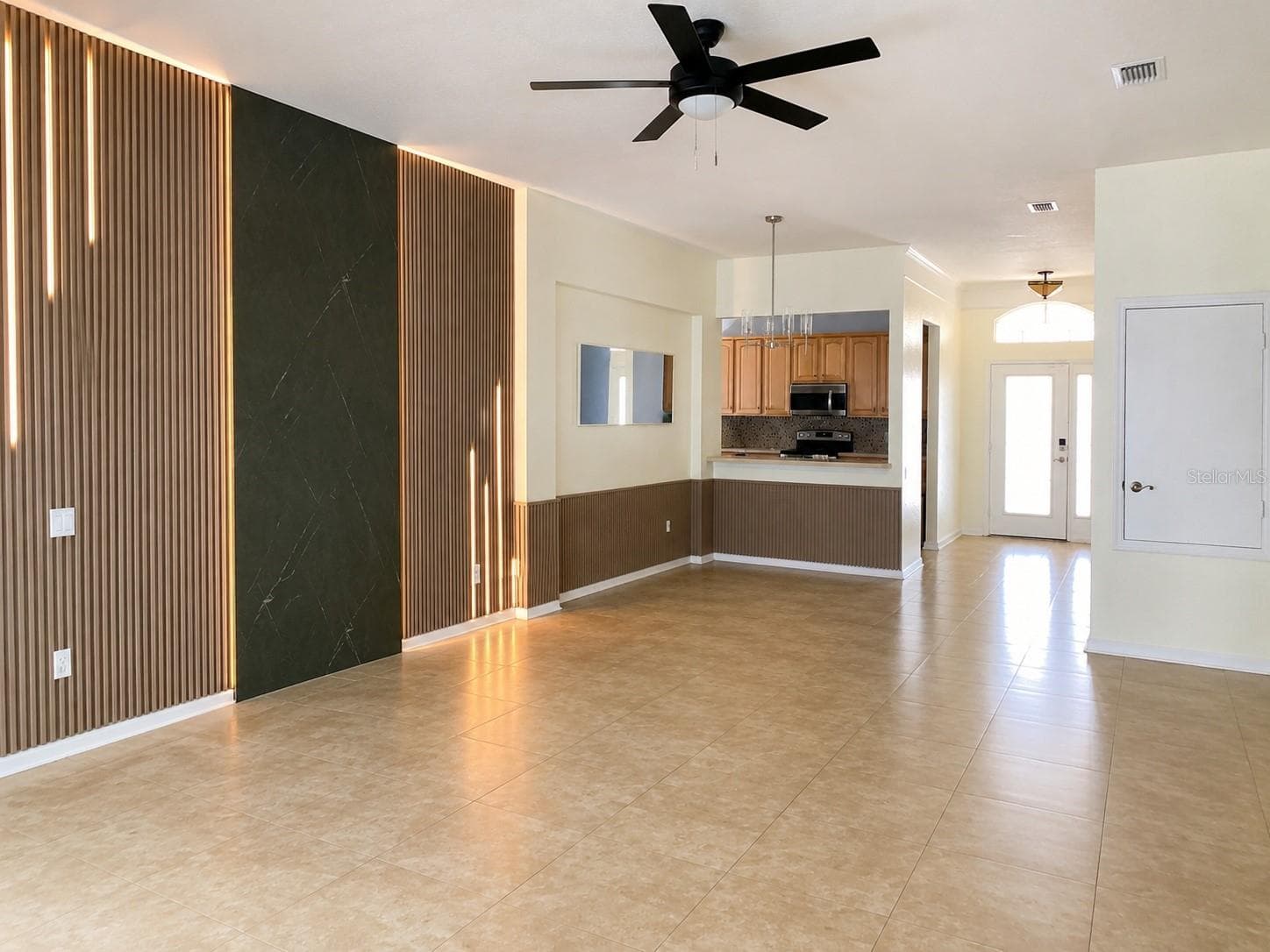 Photo Staged tenants furniture removed - 5897 BUFORD ST, ORLANDO
