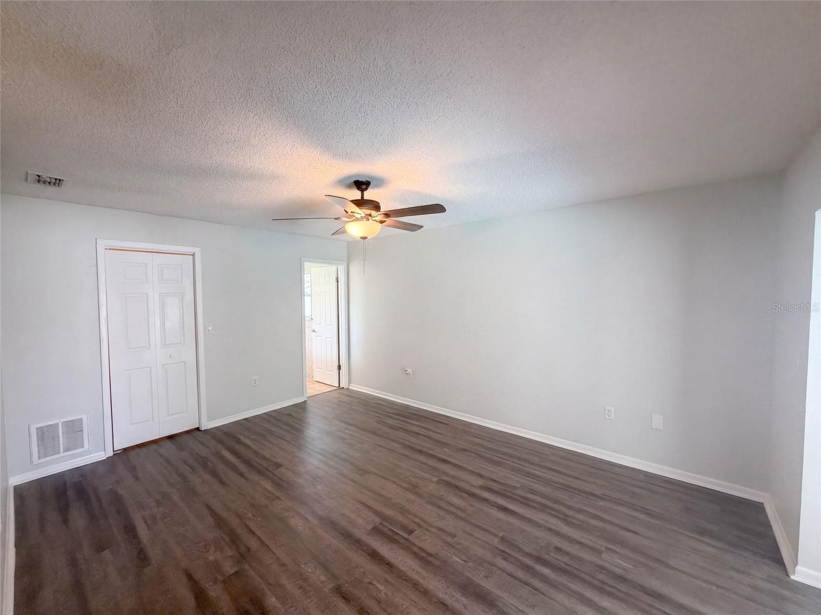 Single Family Residence at 11187 BLYTHVILLE RD, SPRING HILL, photo 8 of 33