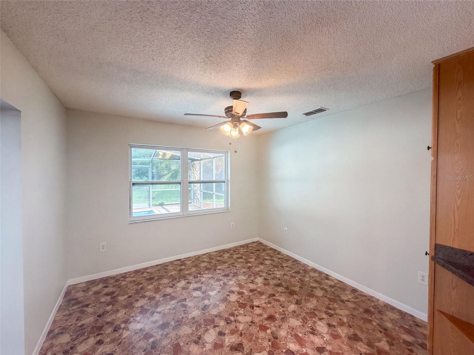 Single Family Residence at 11187 BLYTHVILLE RD, SPRING HILL, photo 10 of 33