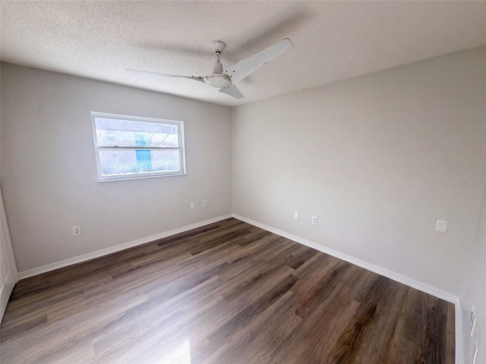 Single Family Residence at 11187 BLYTHVILLE RD, SPRING HILL, photo 11 of 33