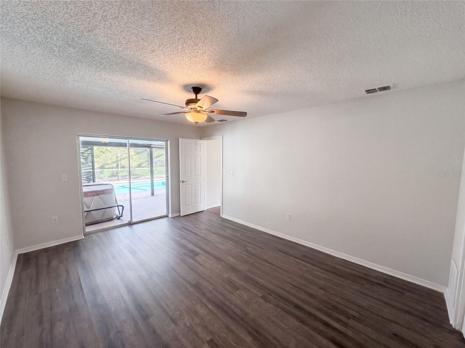 Single Family Residence at 11187 BLYTHVILLE RD, SPRING HILL, photo 13 of 33