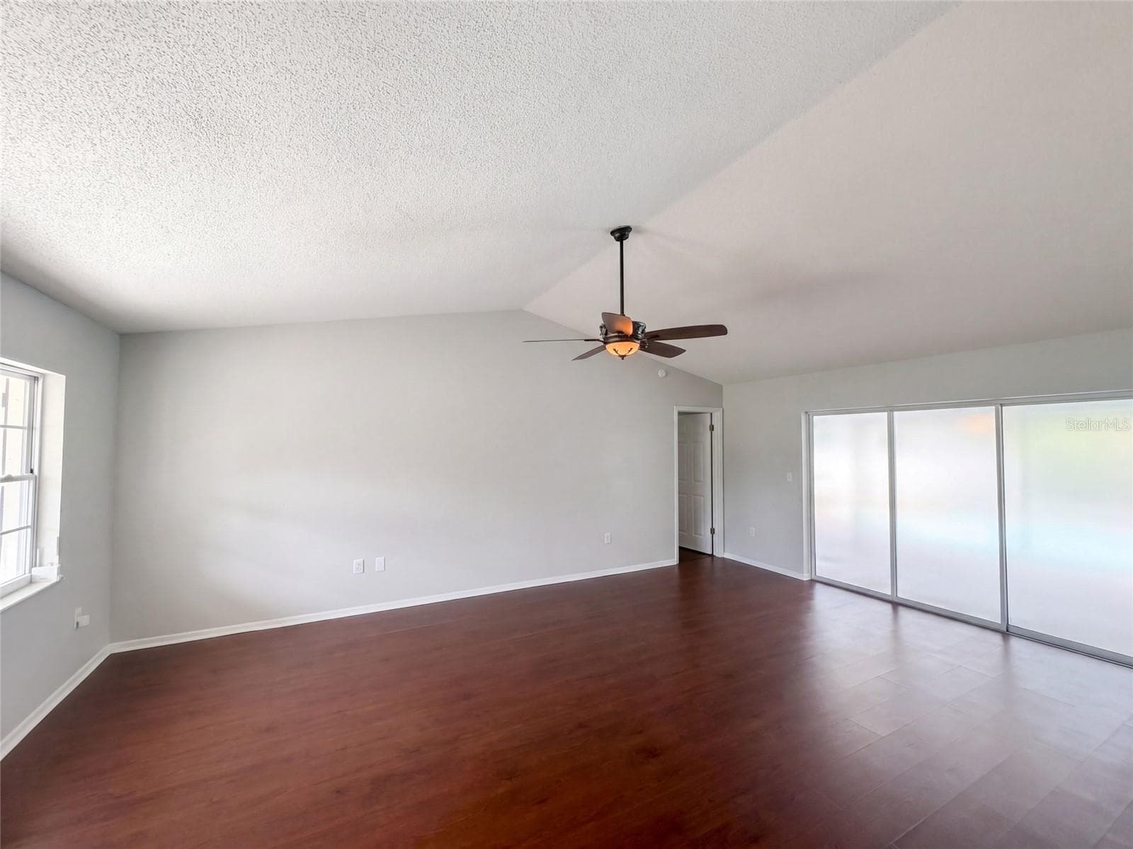 Single Family Residence at 11187 BLYTHVILLE RD, SPRING HILL, photo 14 of 33