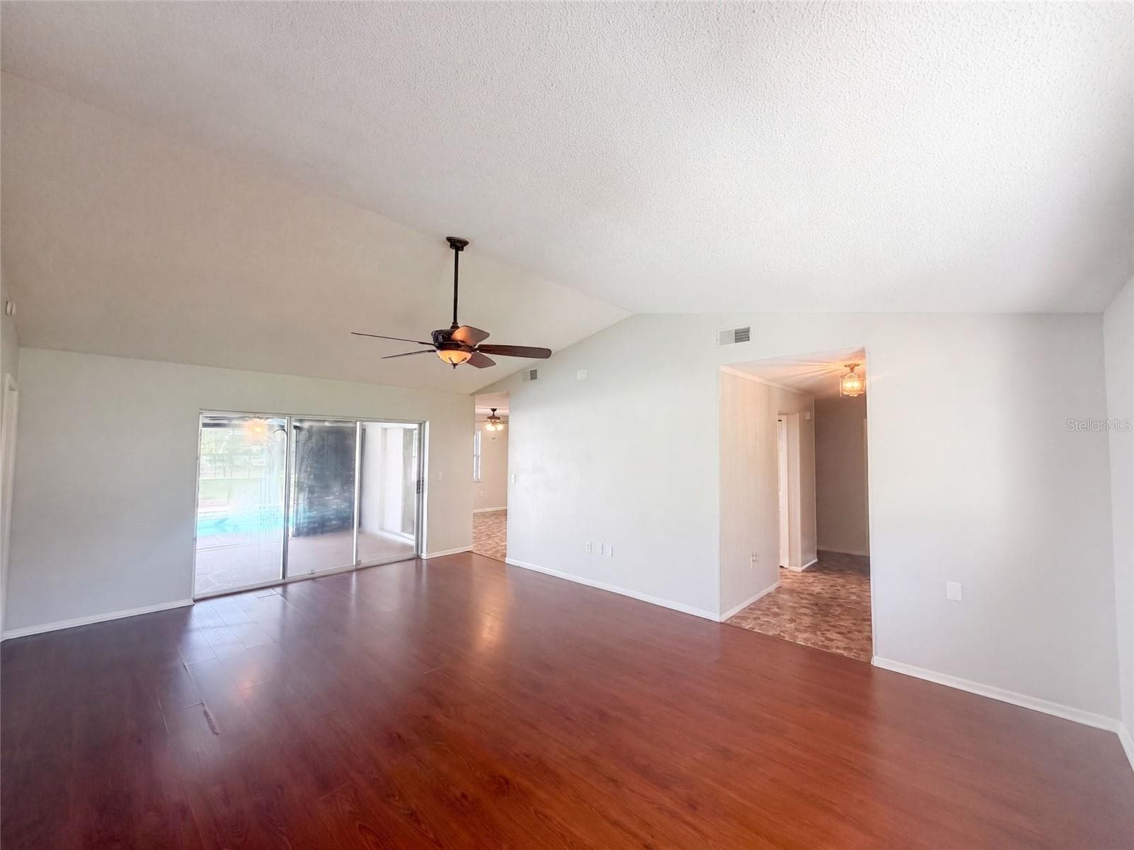 Single Family Residence at 11187 BLYTHVILLE RD, SPRING HILL, photo 15 of 33