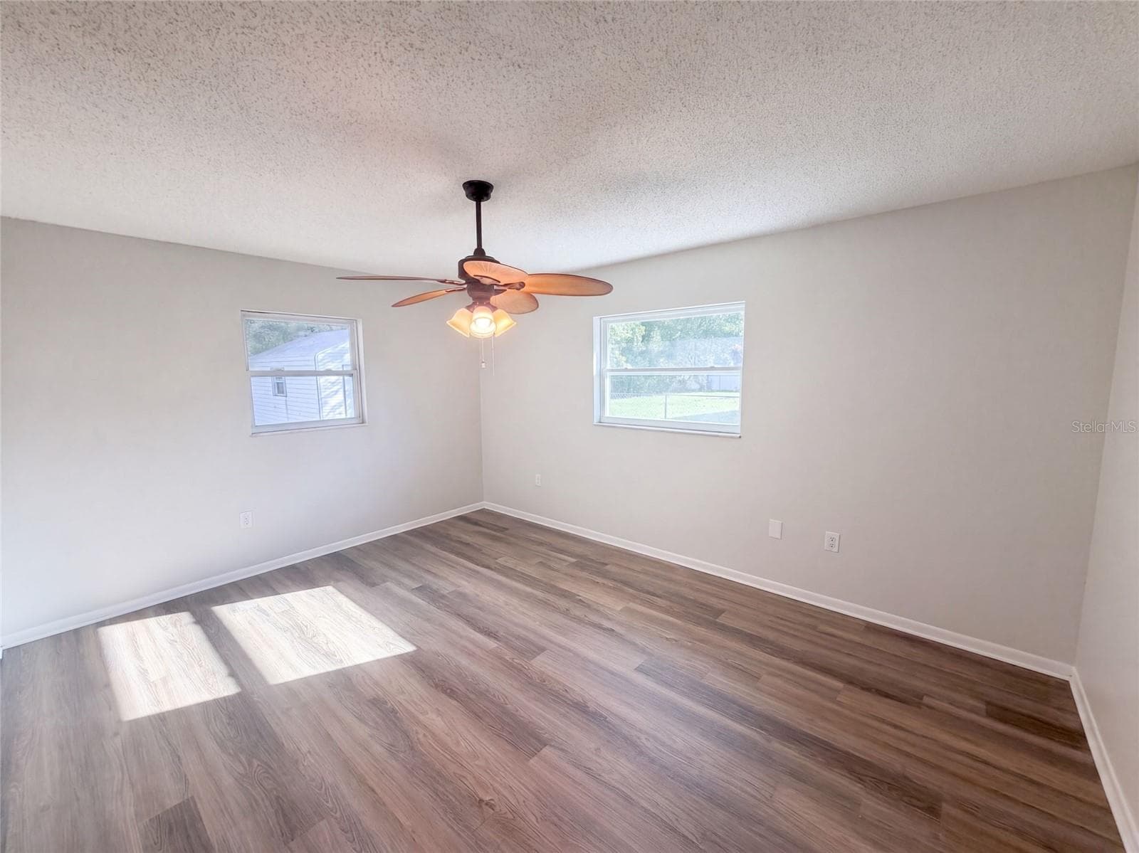 Single Family Residence at 11187 BLYTHVILLE RD, SPRING HILL, photo 22 of 33