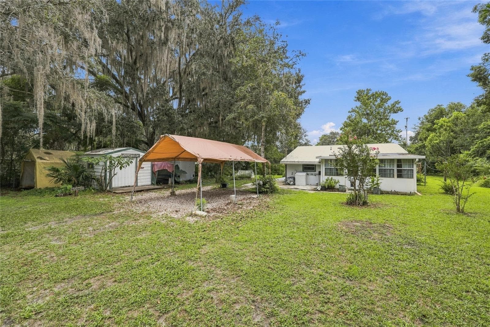 Just under an acre lot. - 7217 NE 221ST ST, MELROSE