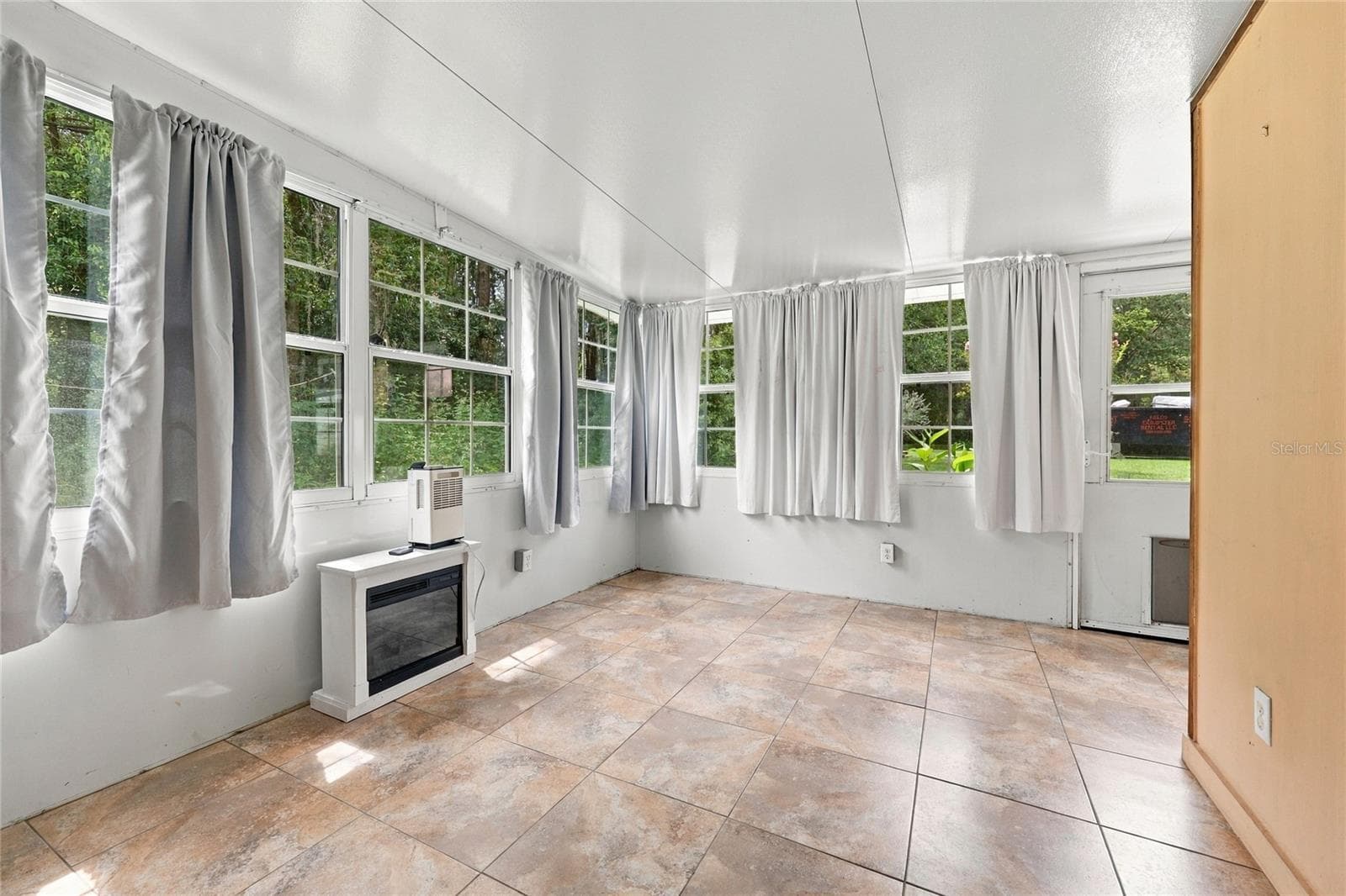Bedroom with side entry - 7217 NE 221ST ST, MELROSE