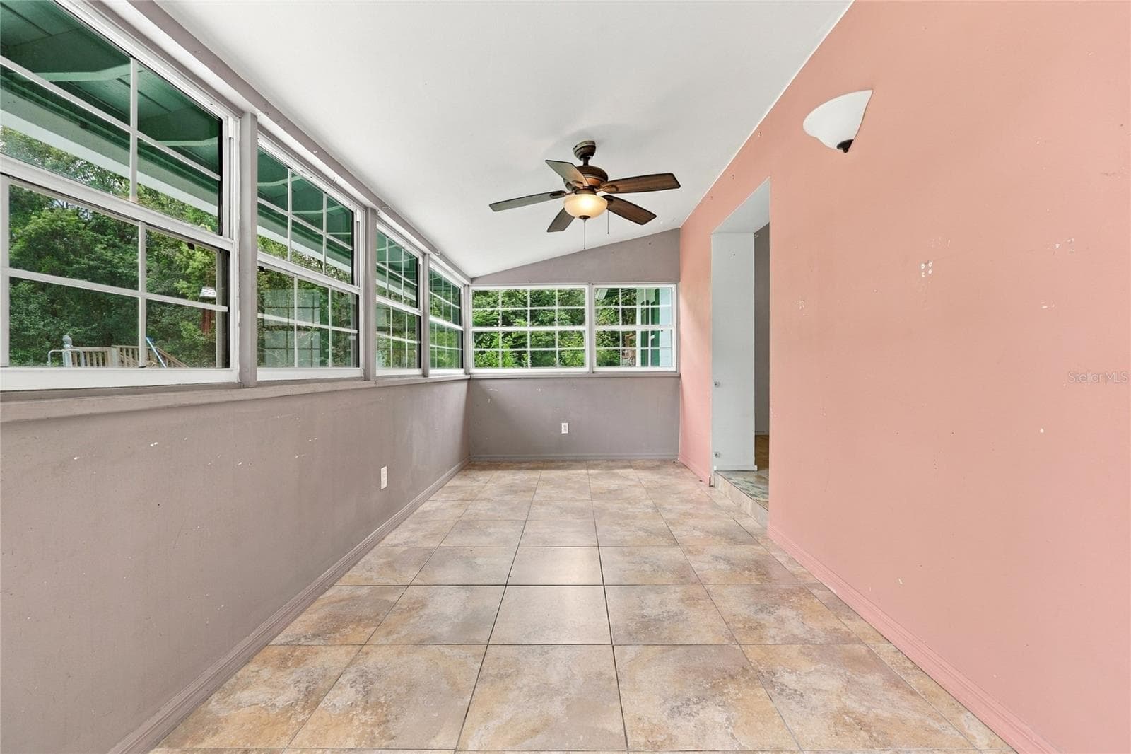 Large Sun Room - 7217 NE 221ST ST, MELROSE