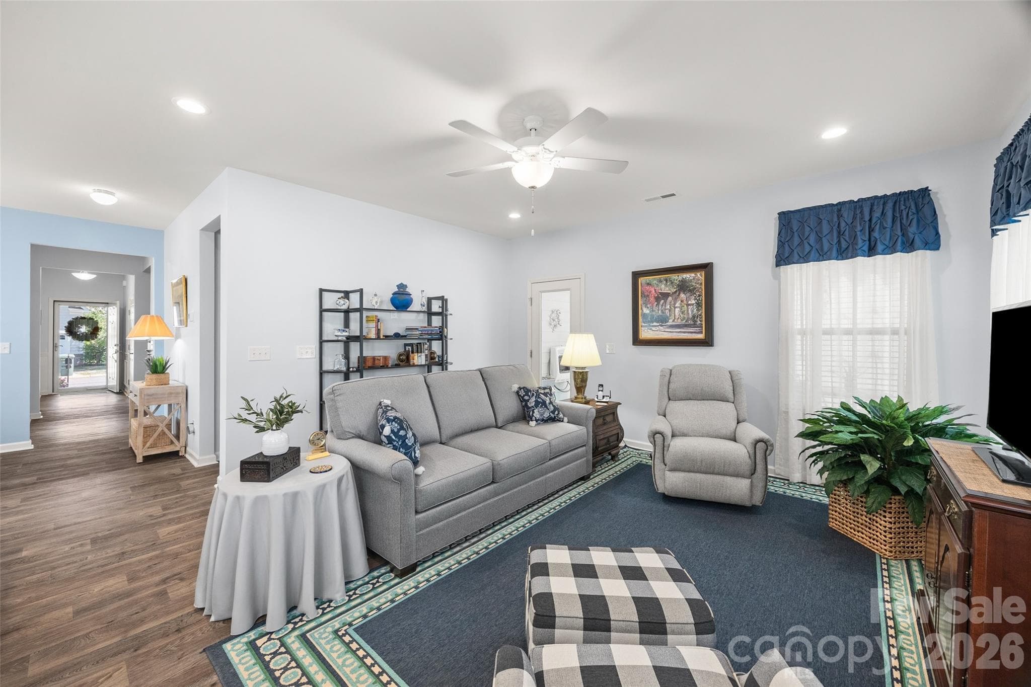 Living room - 22444 Gateway Drive, Lancaster